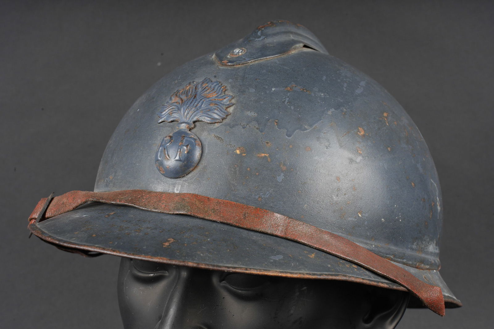 Casque Adrian 1915 infanterie. Adrian helmet, Model 1915, infantry (1 of 9)