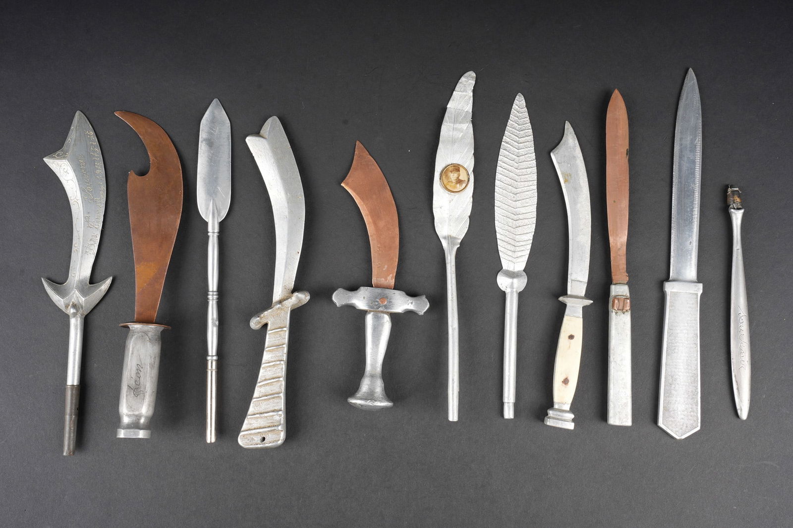 Lot artisanat de tranchees coupes papier. Lot of trench-art paper knives (1 of 14)
