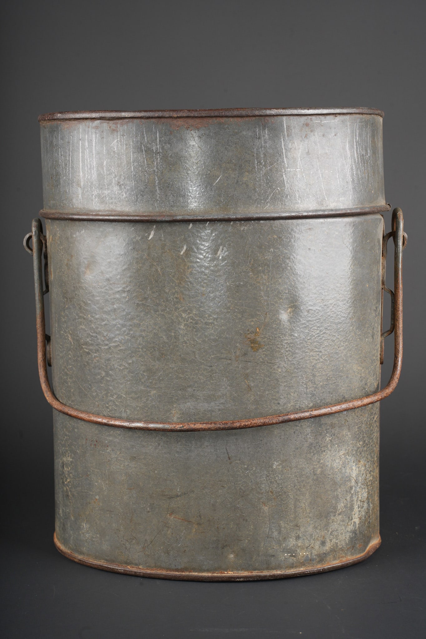 Ensemble d equipements. Equipment set - 2