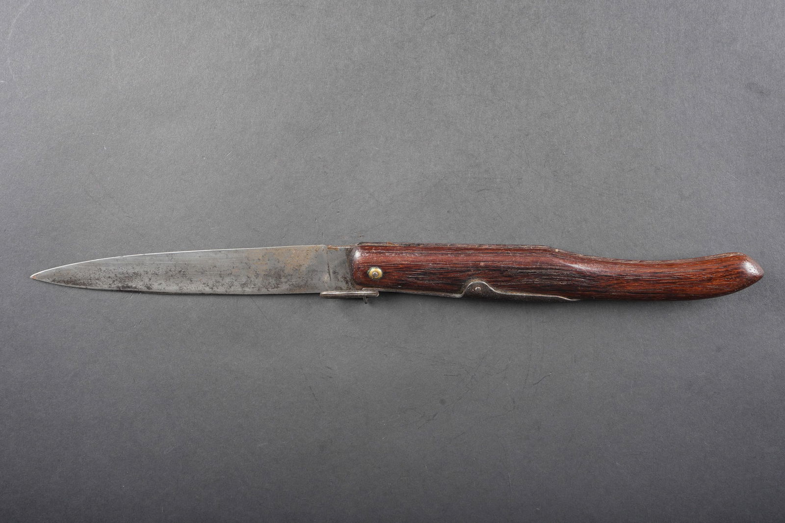 Couteau a cran d arret. Folding knife - 2