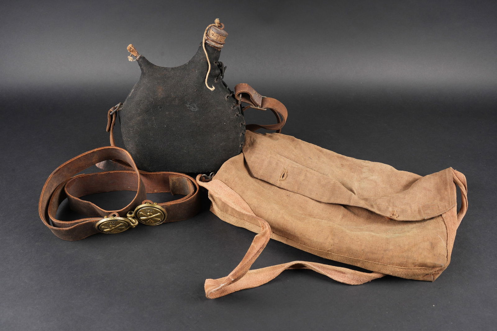 Ensemble d equipements. Equipment set - 2