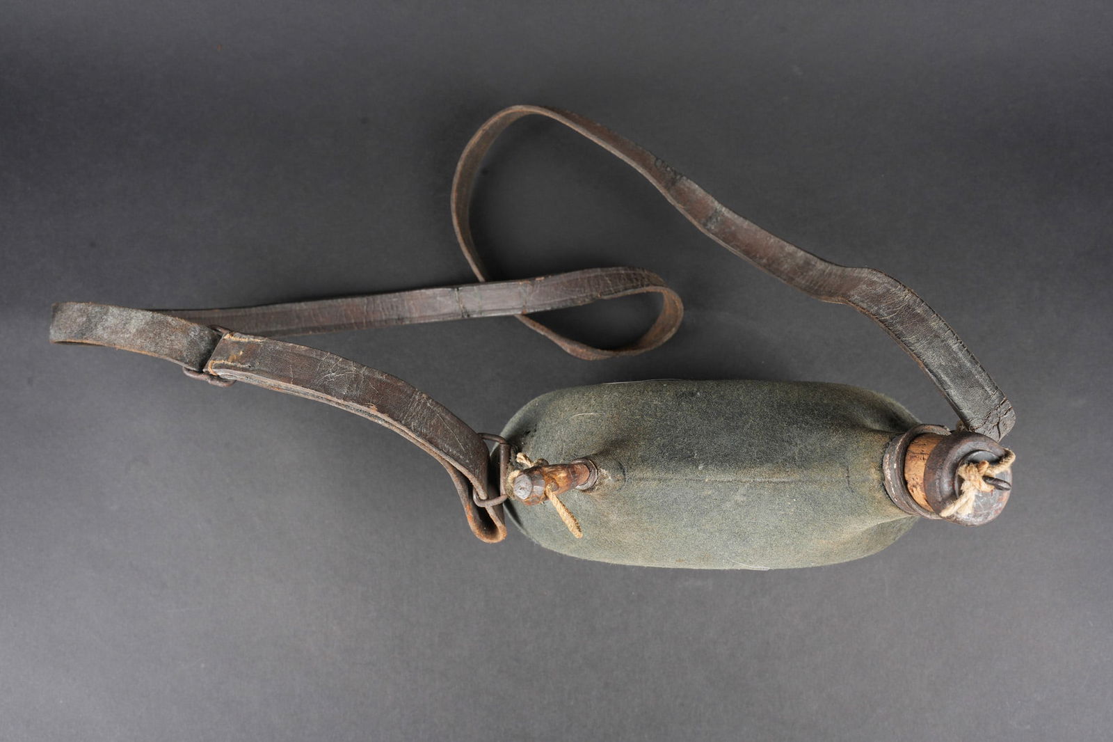 Ensemble d equipements. Equipment set - 18