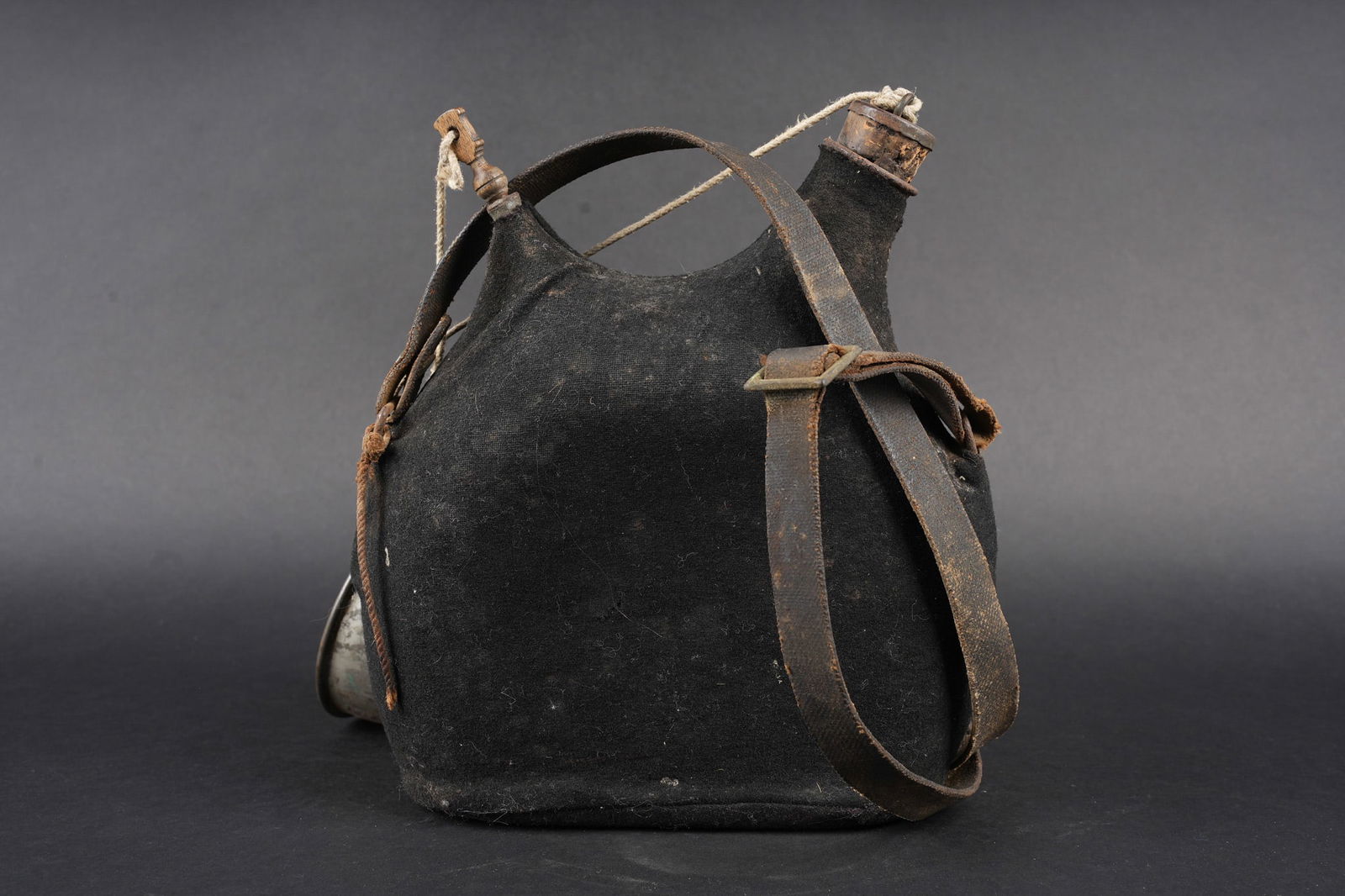 Ensemble d equipements. Equipment set - 6