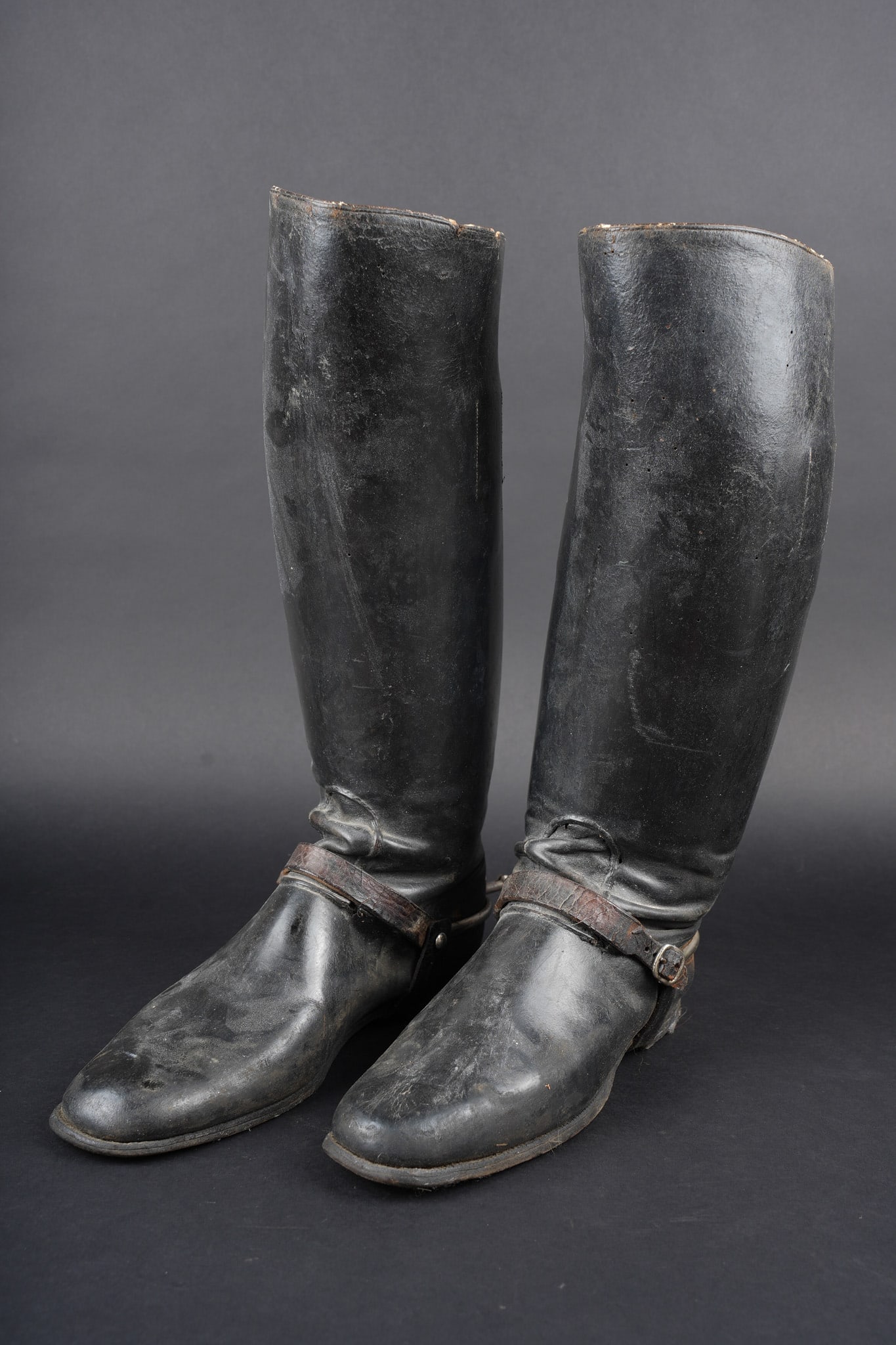 Paire de bottes de cavalerie. Pair of cavalry boots (1 of 14)
