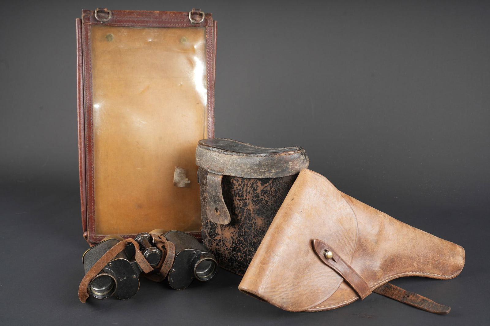 Lot d equipements d officier francais. French officer equipment. (1 of 16)
