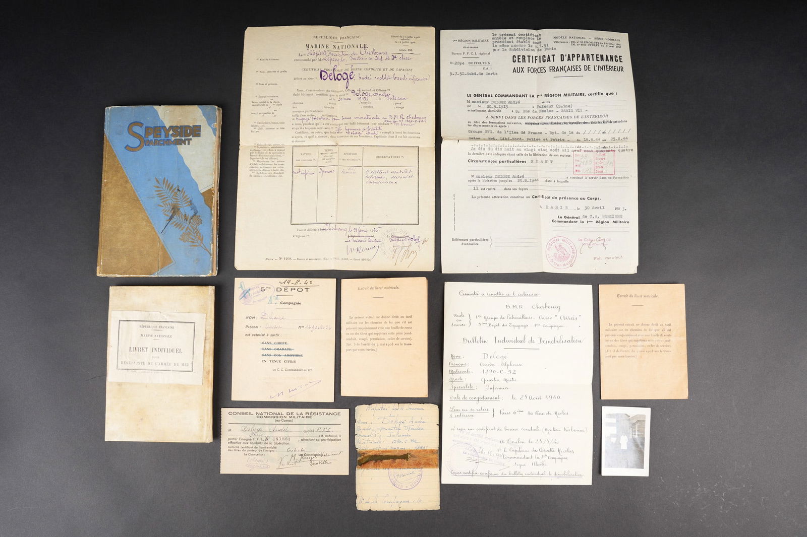 Ensemble de documents d un infirmier Marin durant la bataille de Dunkerque. Collection of documents (1 of 15)