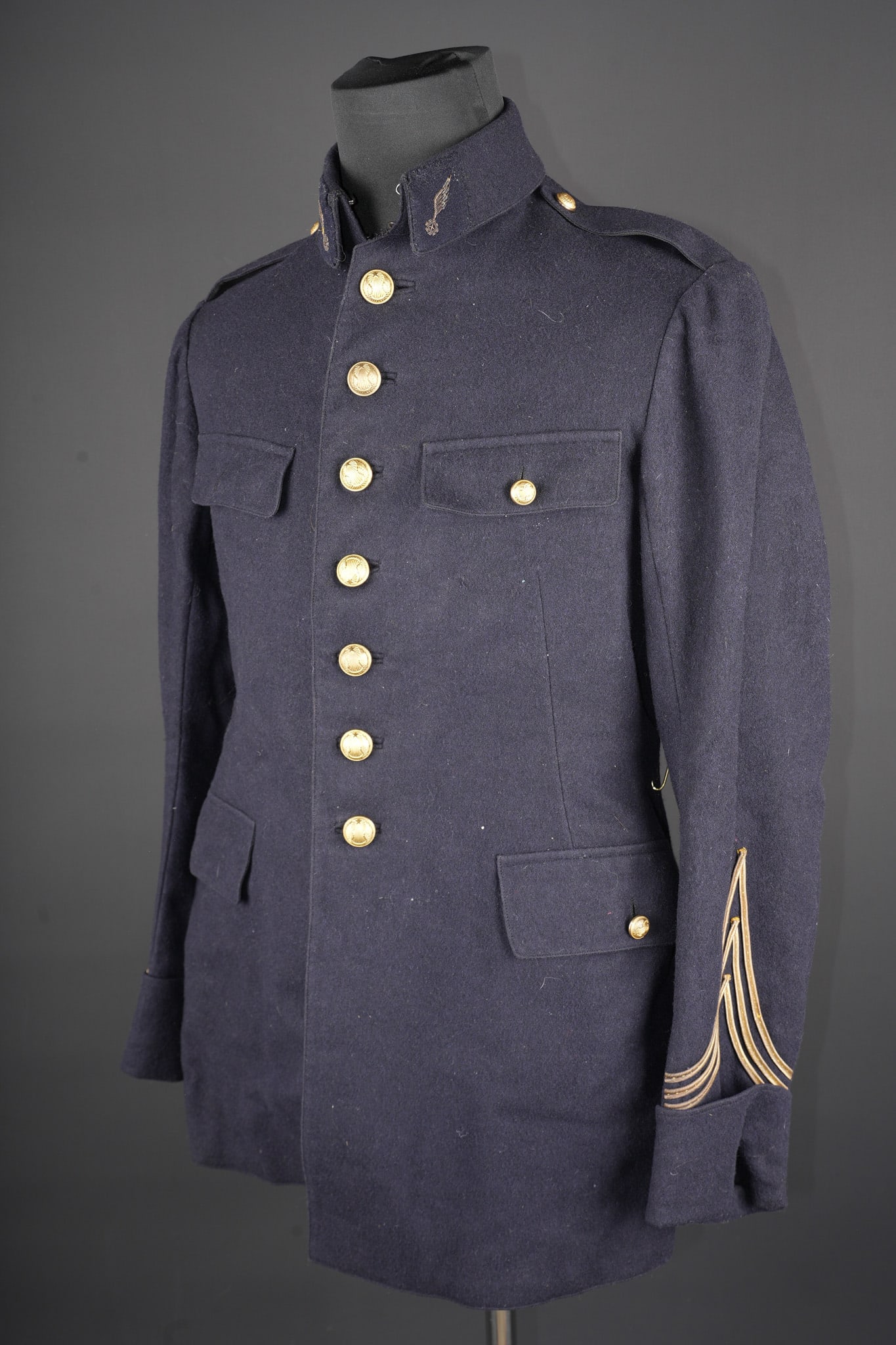 Vareuse de capitaine armee de l air. Air Force captain’s tunic (1 of 11)