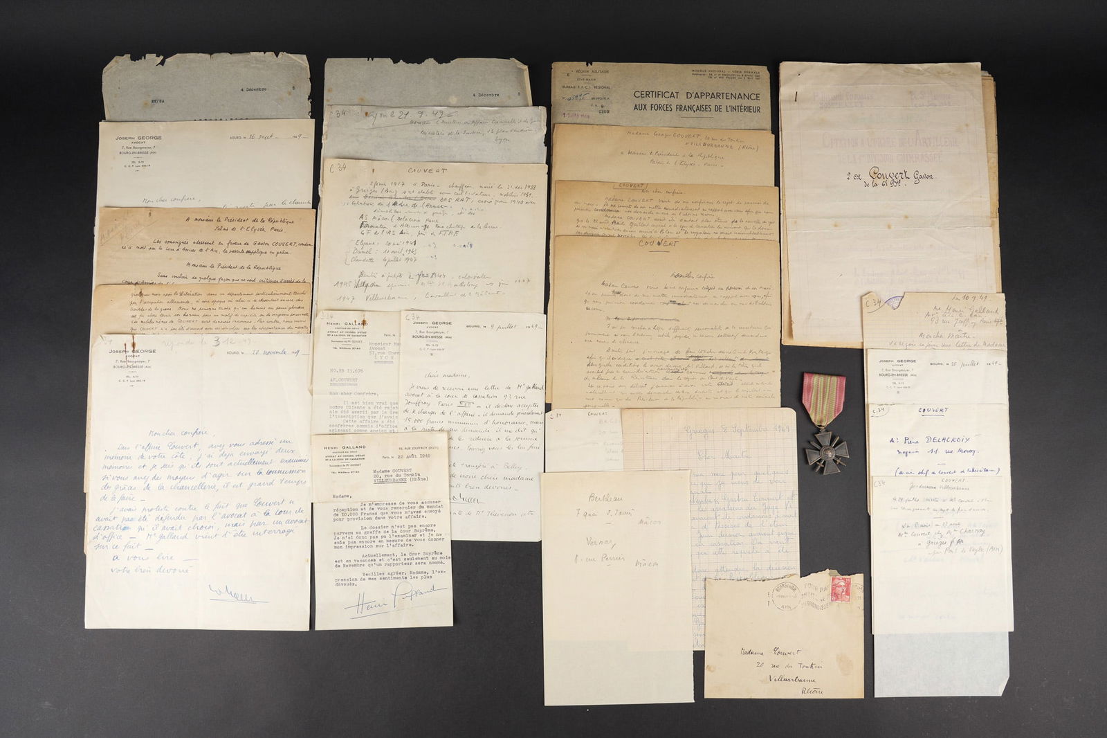 Ensemble d un FFI de l Ain condamne a Mort. Group to an FFI member from the Ain sentenced to death (1 of 2)