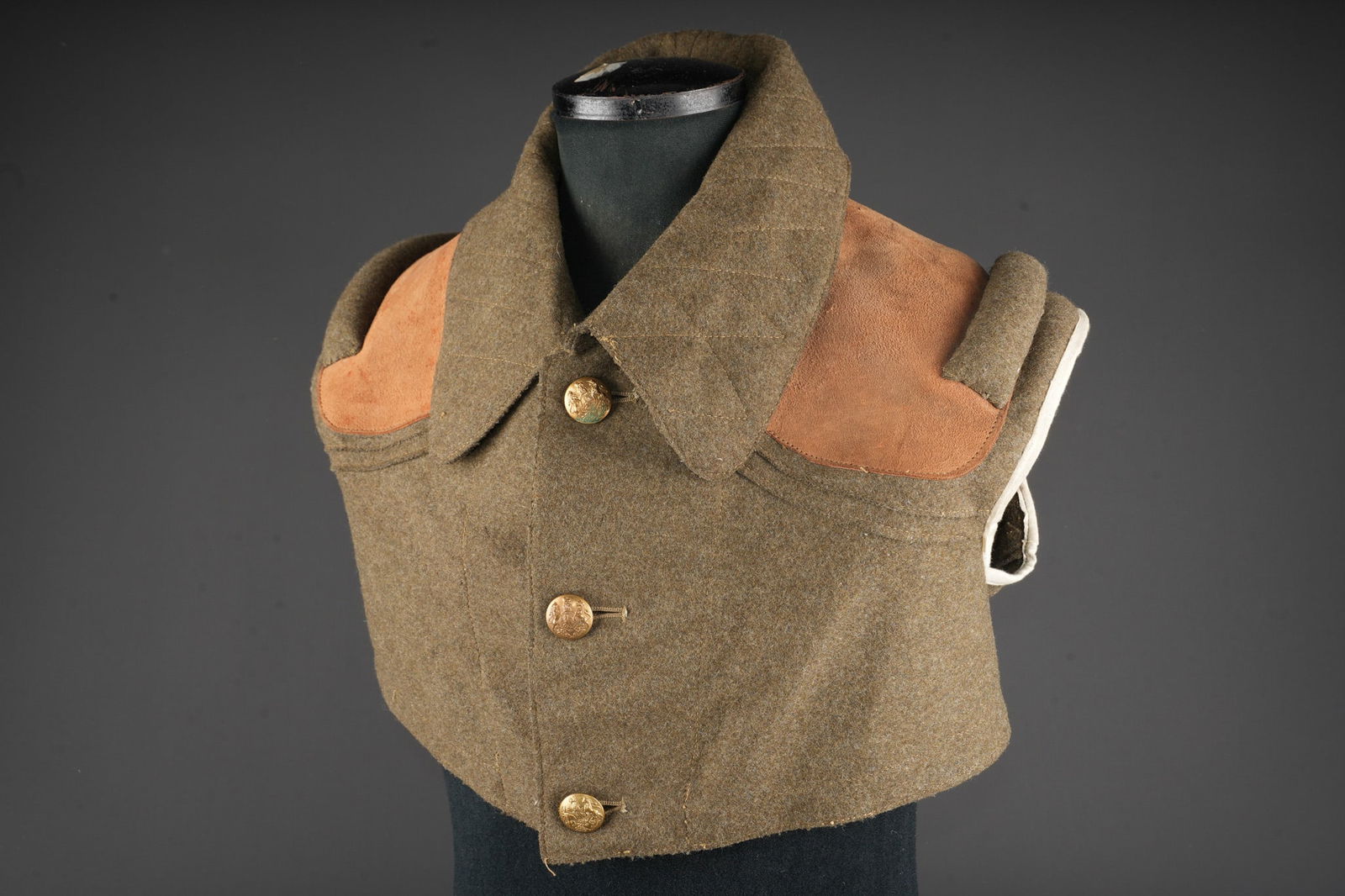 Epaulieres de mitrailleur anglais ww1. WWI British machine gunner’s shoulder titles (1 of 8)