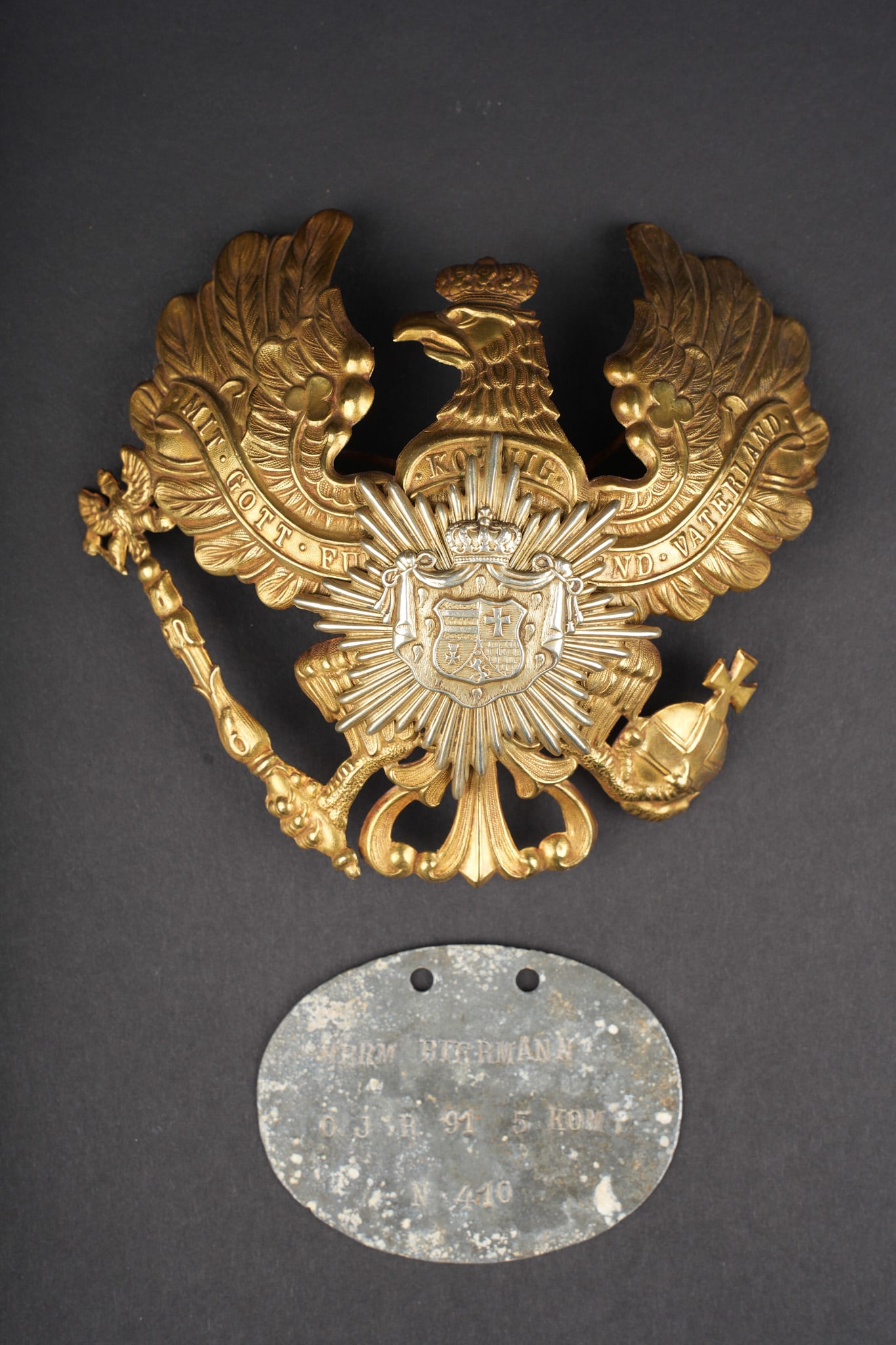 Plaque de casque a pointe et plaque d identite du JR91 de Oldenburg. Pickelhaube plate and identity (1 of 3)