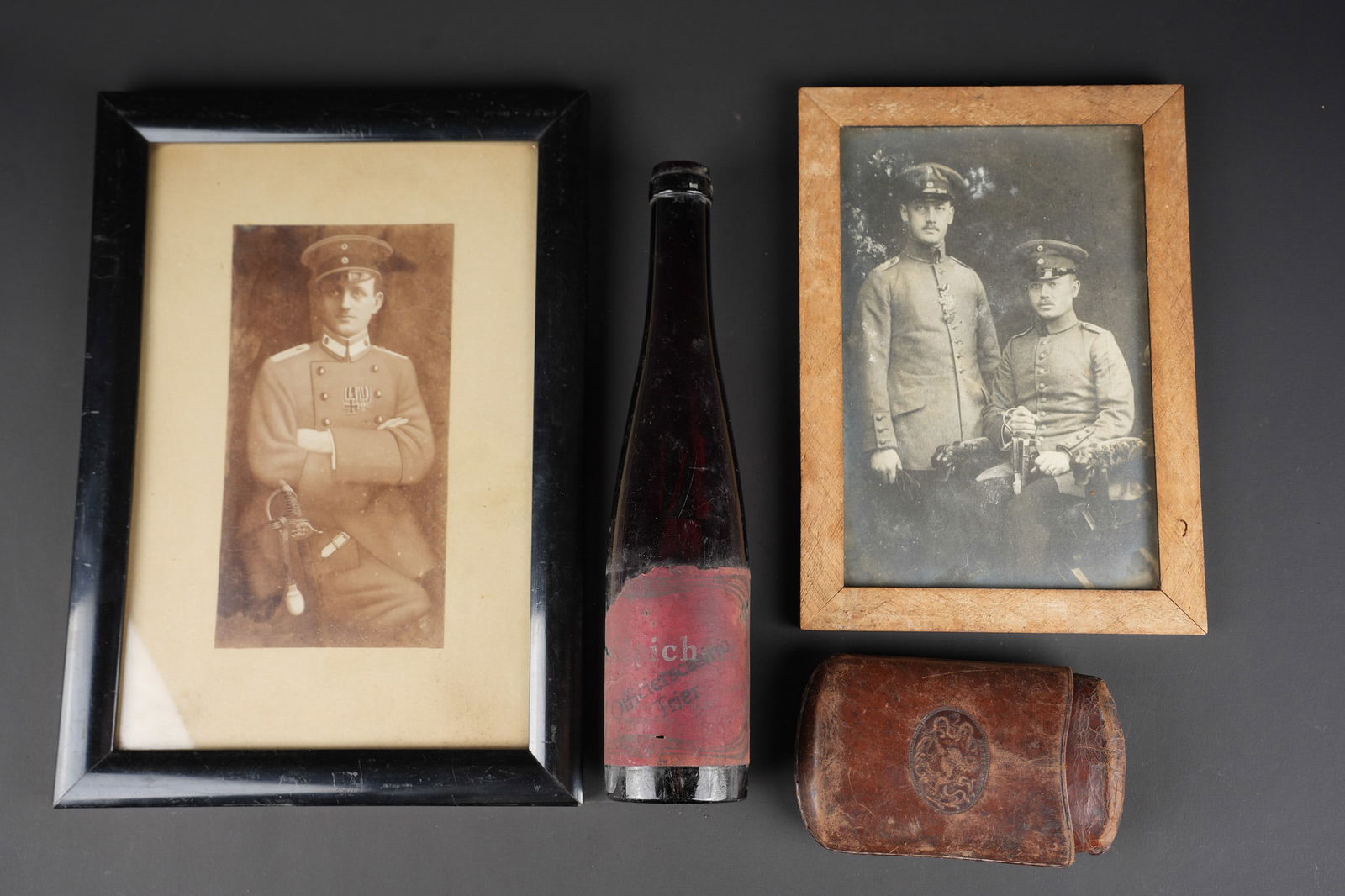 Portraits d officiers, bouteille et etui a cigare allemands. German officer portraits, bottle and (1 of 11)