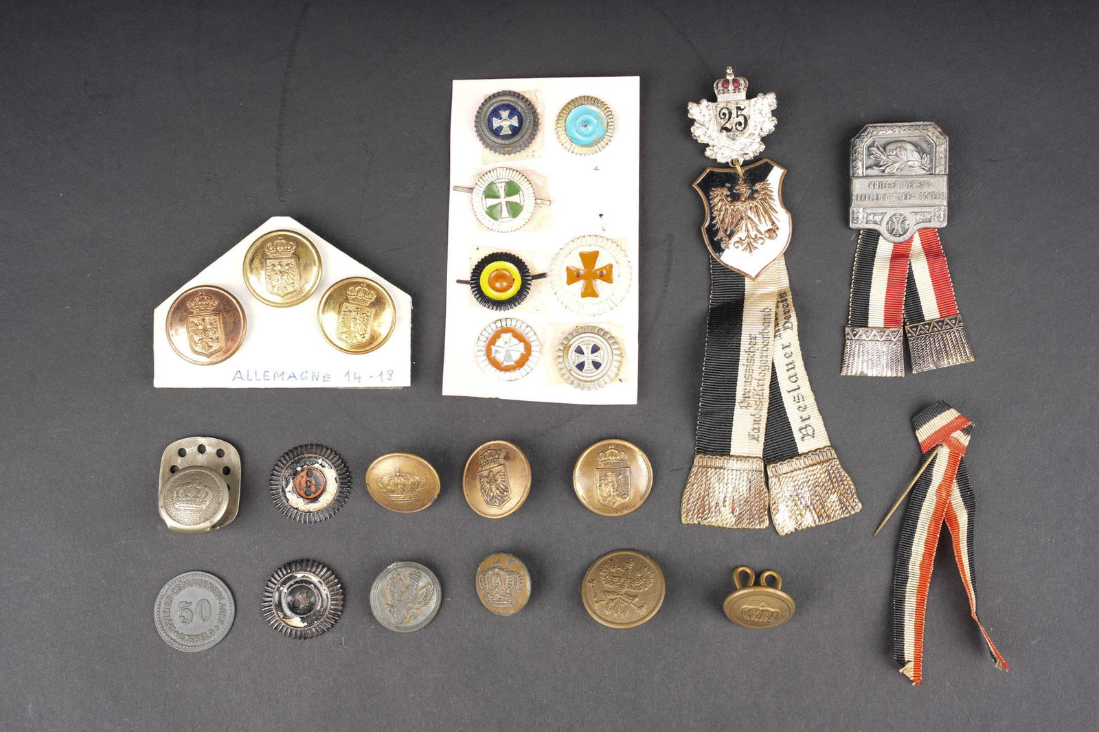Ensemble de cocardes, boutons et broches allemands imperiaux. Set of Imperial German cockades, (1 of 9)