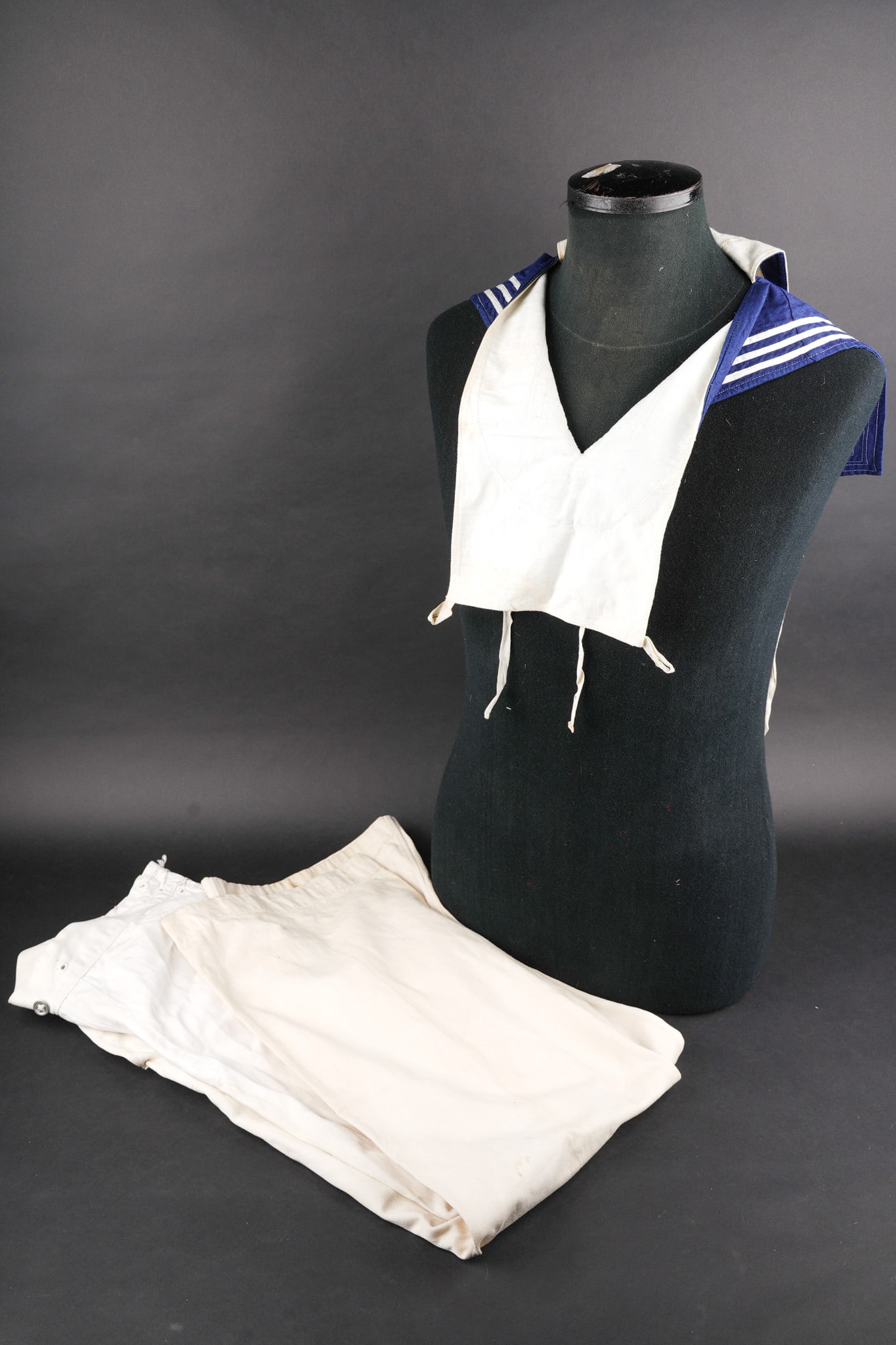 Pantalon a pont et col de marin de la Kaiserliche Marine. Kaiserliche Marine jumper collar and (1 of 13)