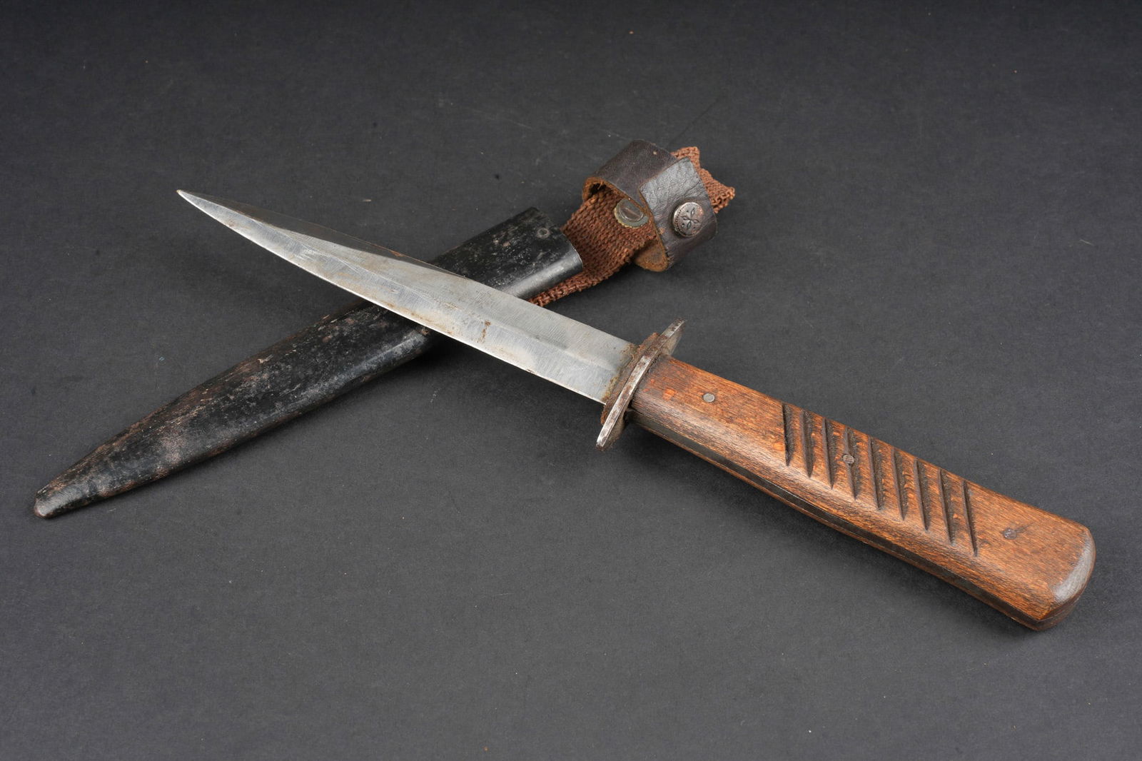 Poignard de combat allemand. German combat dagger. (1 of 7)