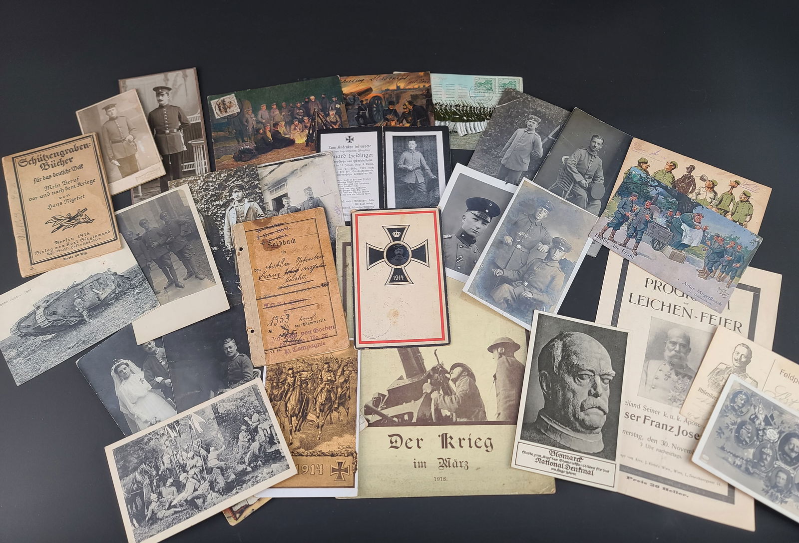 Fort lot de photos, cartes postales et documents allemands. Large lot of German photographs,: Fort lot de photos, cartes postales et documents allemands. Compose de 13 cartes postales, 10 cartes photos dont recipiendaires croix de fer, 2 photos, un Soldbuch du JR28, un avis de deces, 2 petits