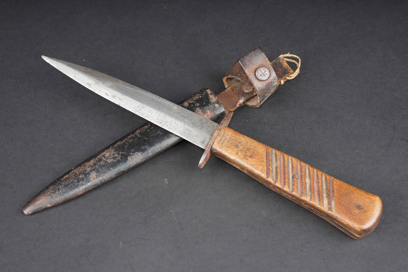 Poignard de combat allemand. German combat dagger. (1 of 5)