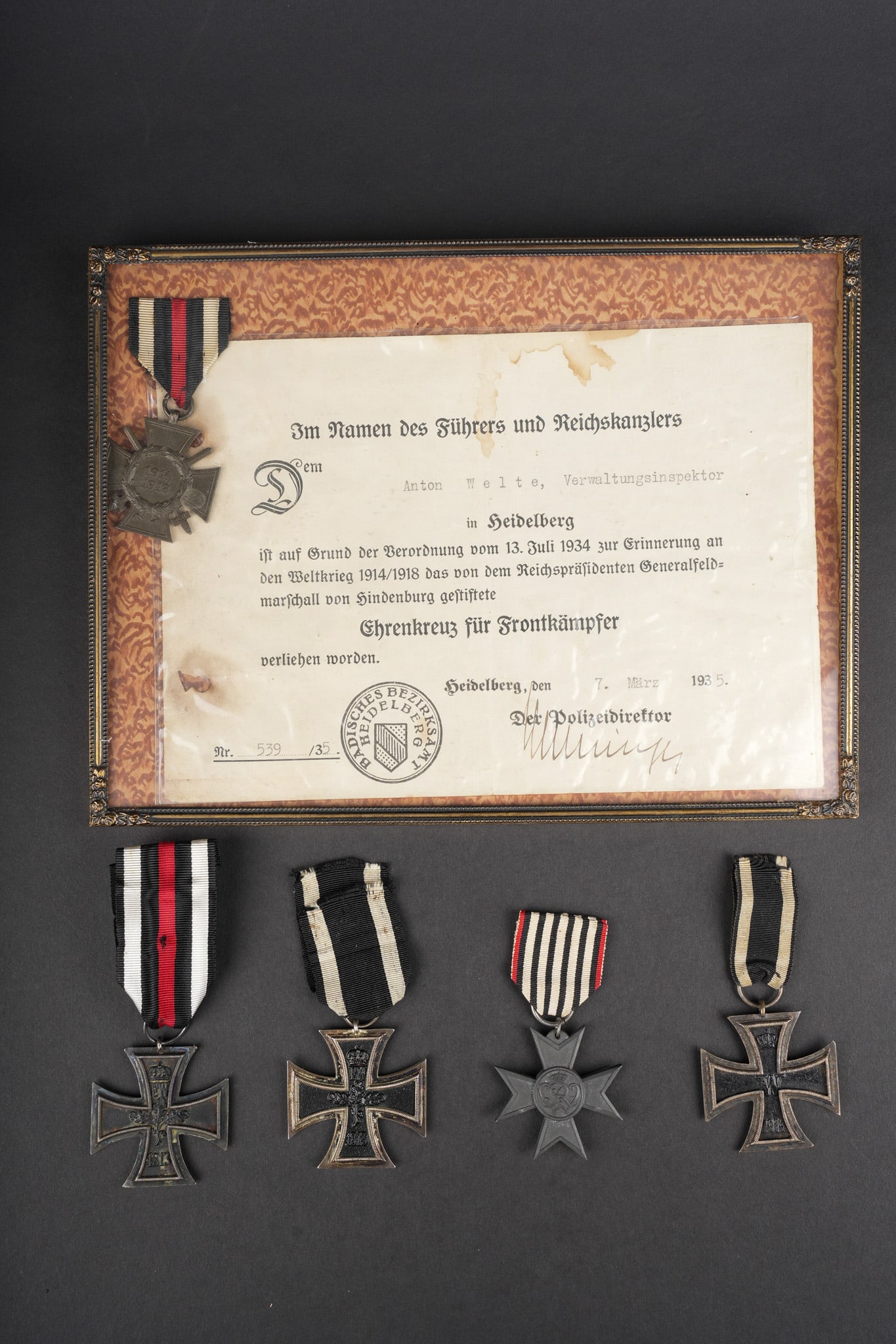 Lot medailles croix de fer et combattant 14-18. Lot of medals including Iron Cross and 1914–1918 (1 of 6)