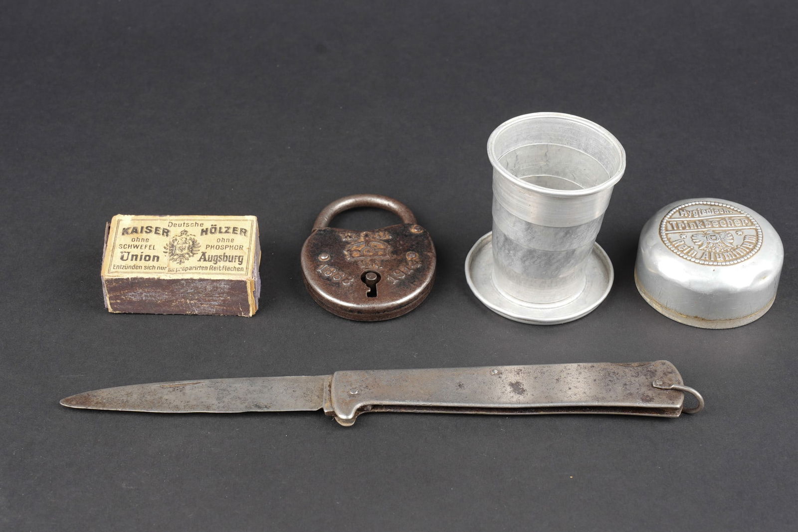 Lot d objets du soldat allemand. Lot of German soldier’s personal items. (1 of 8)
