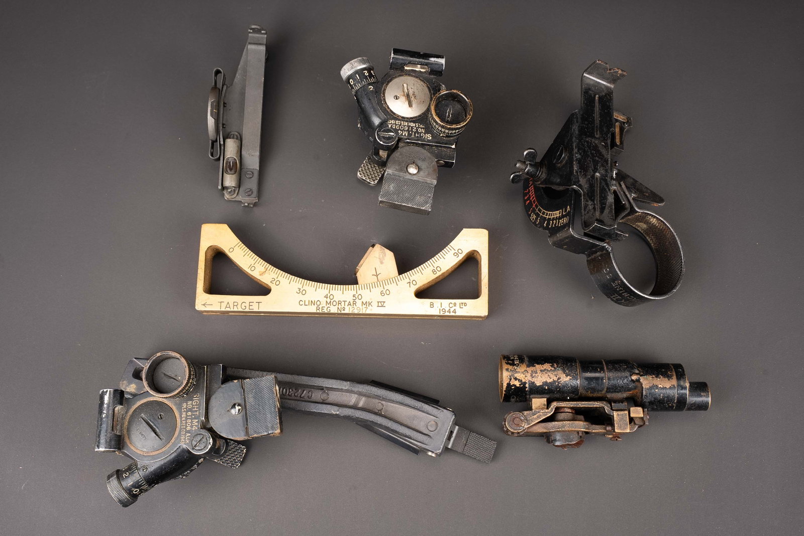 Accessoires de mortier. British mortar accessories. (1 of 14)