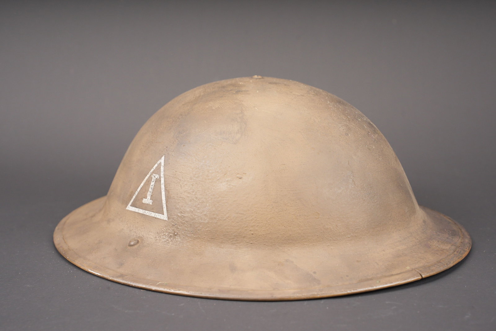 Casque britannique. British MK II helmet. (1 of 9)