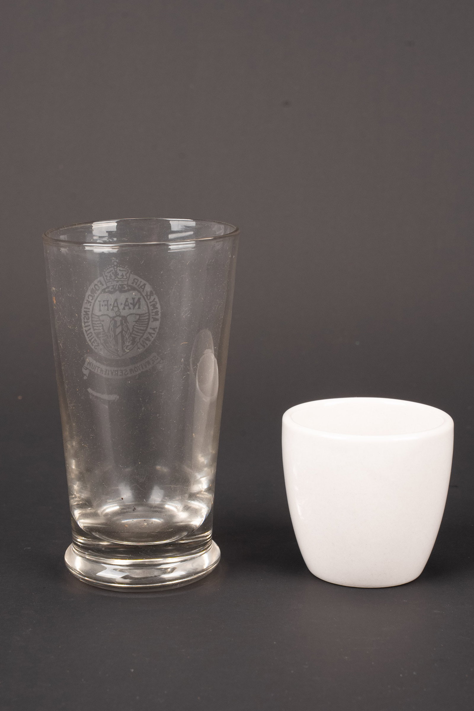 Vaisselle NAAFI. NAAFI tableware - 2
