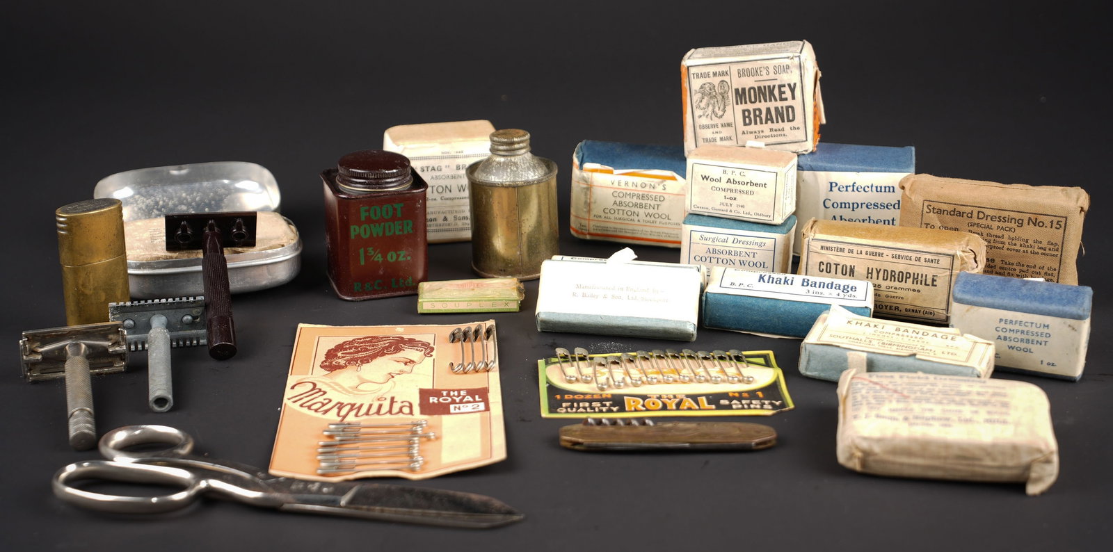 Accessoires medicaux britannique. British medical accessories. (1 of 15)