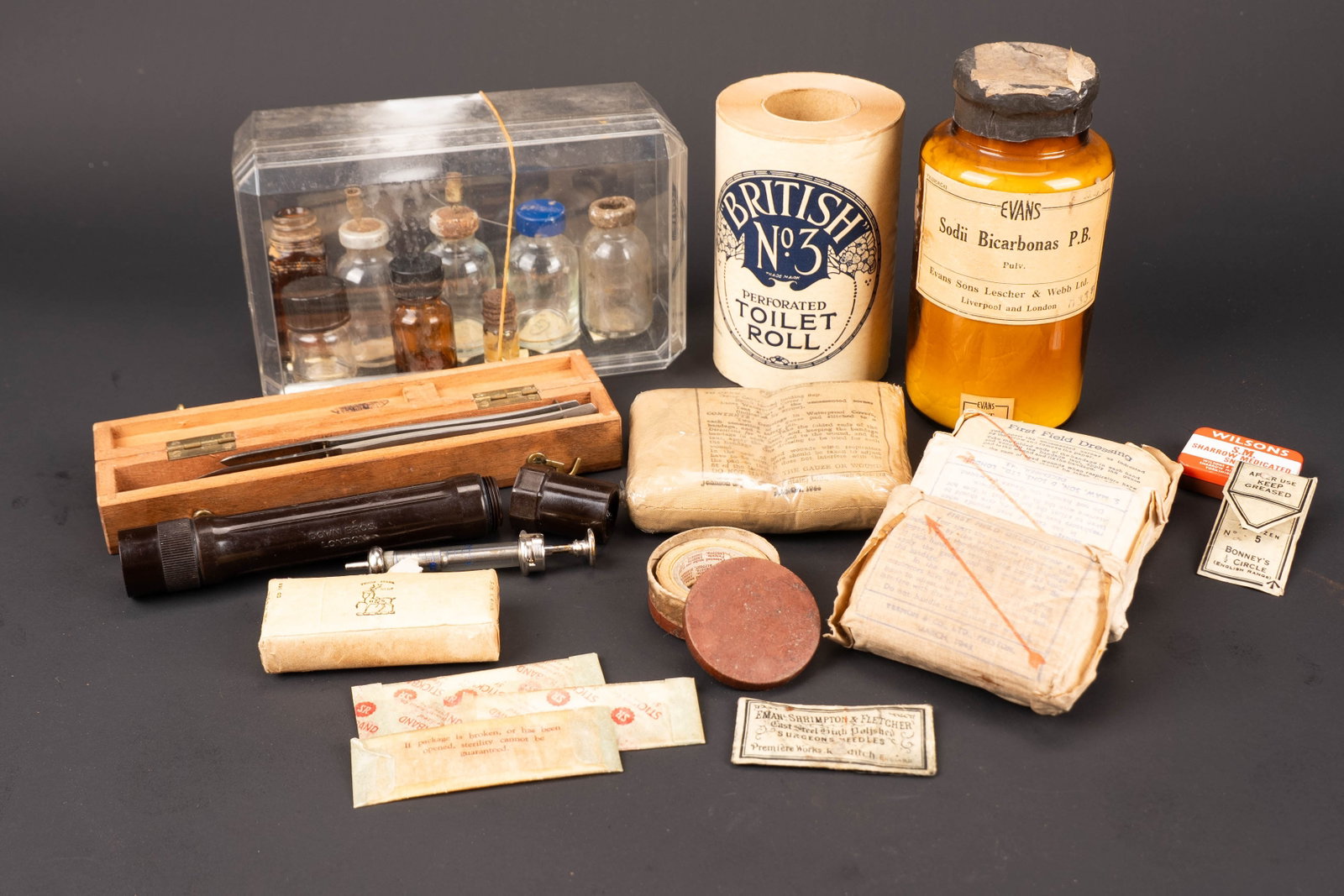 Accessoires medicaux britannique. British medical accessories. (1 of 12)