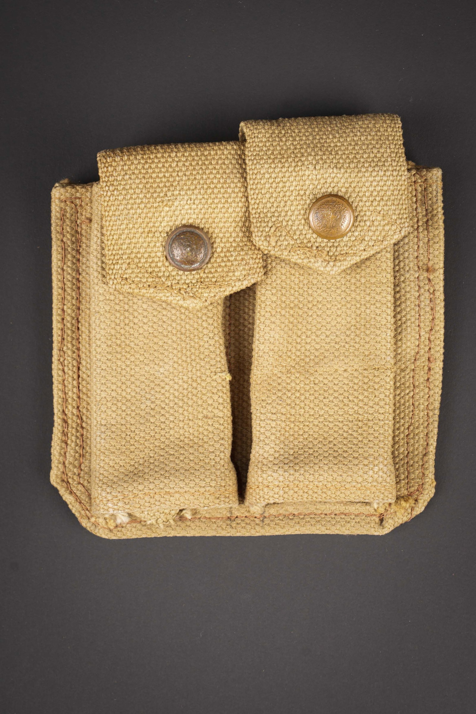 Rare pochette pour chargeur de Colt 45 pattern 37. Rare pouch for M1911 magazine, Pattern 1937 web (1 of 10)