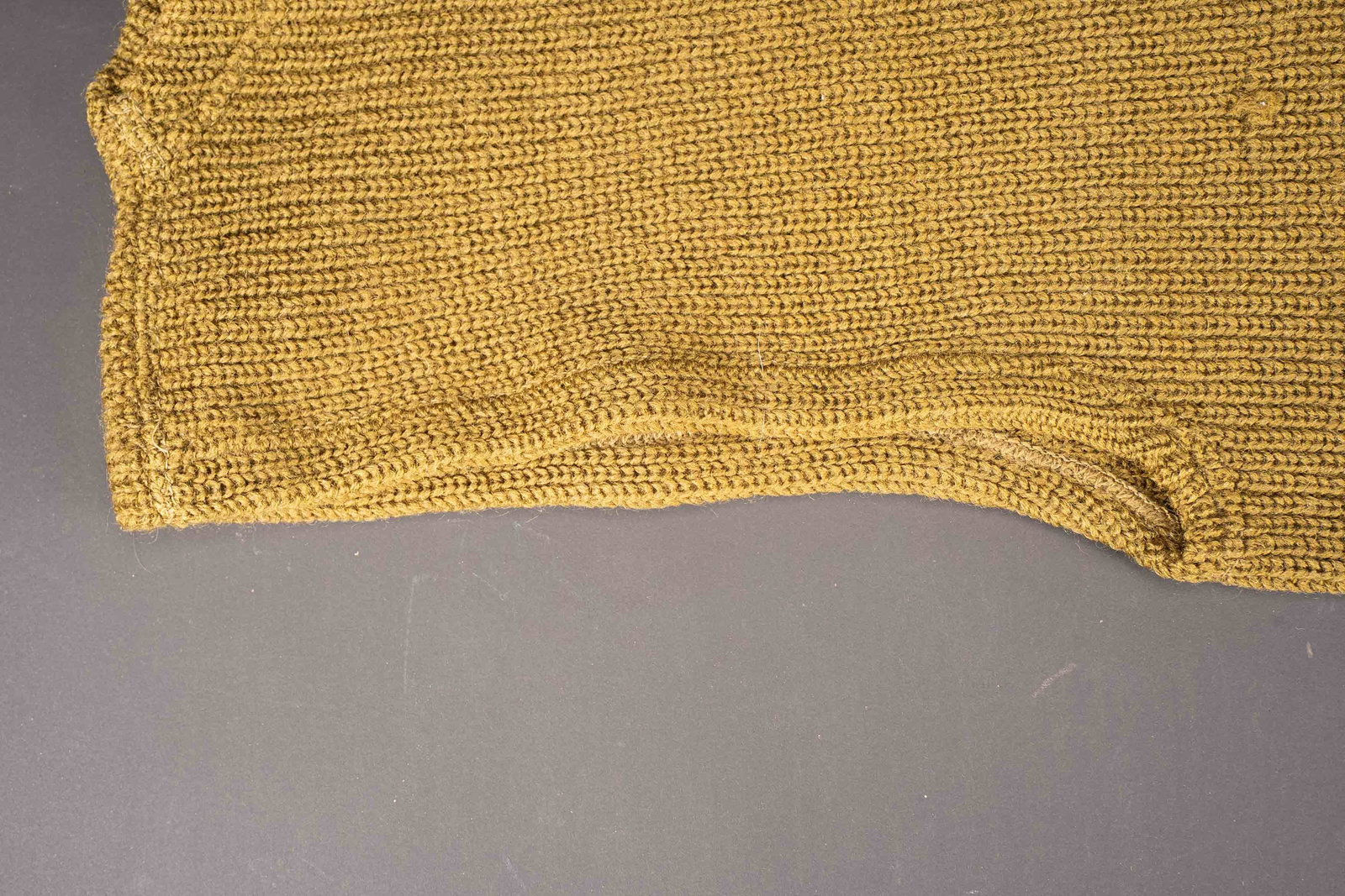 Pull sans manche US. US sleeveless sweater - 2