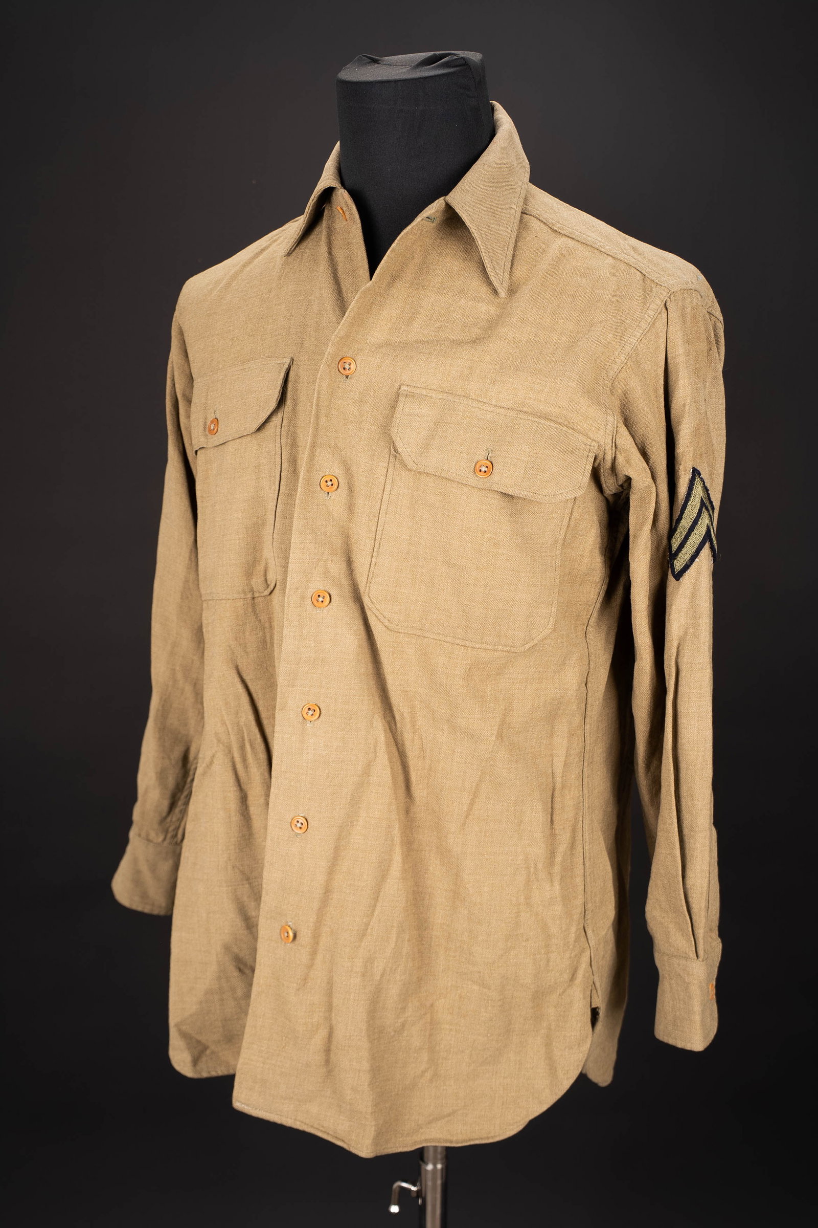 Chemise moutarde. US Army mustard shirt. (1 of 10)