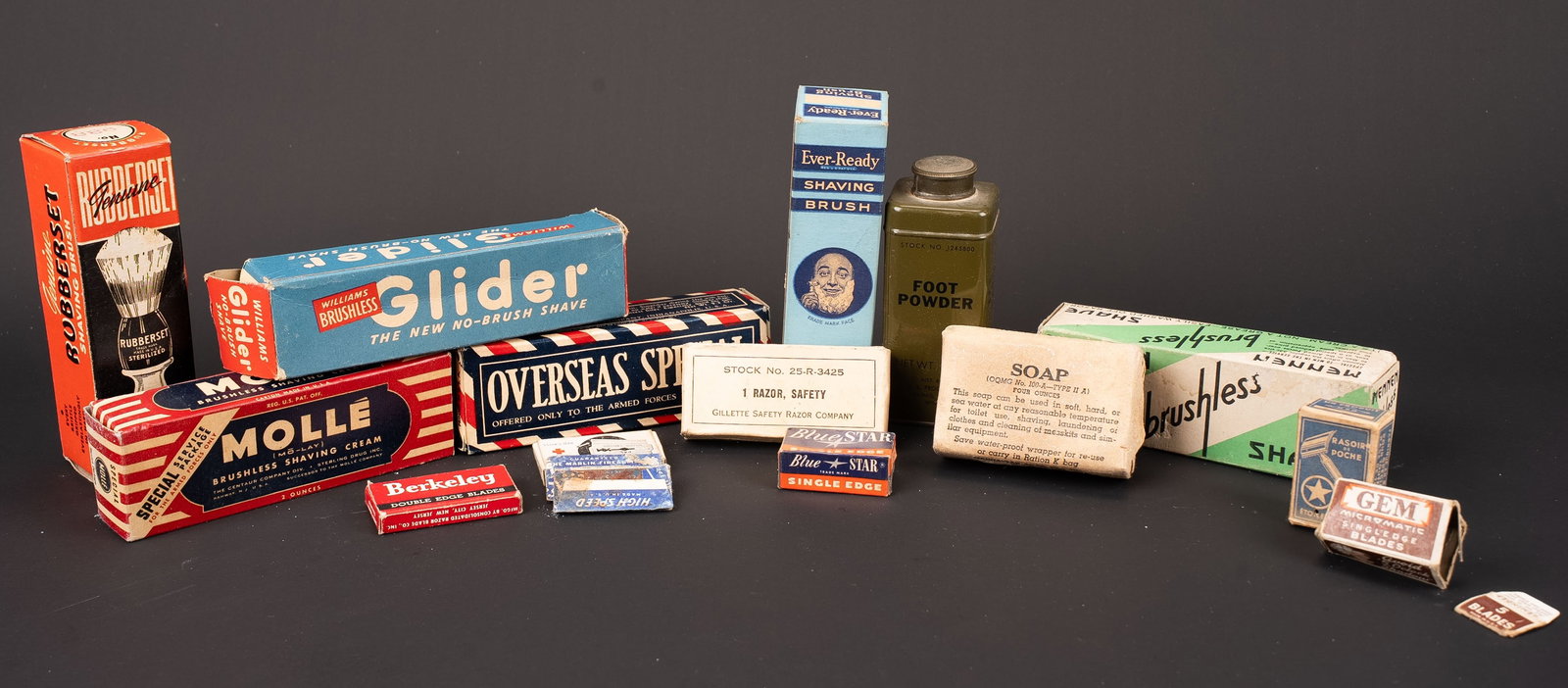 Accessoires de toilette US. US toiletry accessories. (1 of 10)
