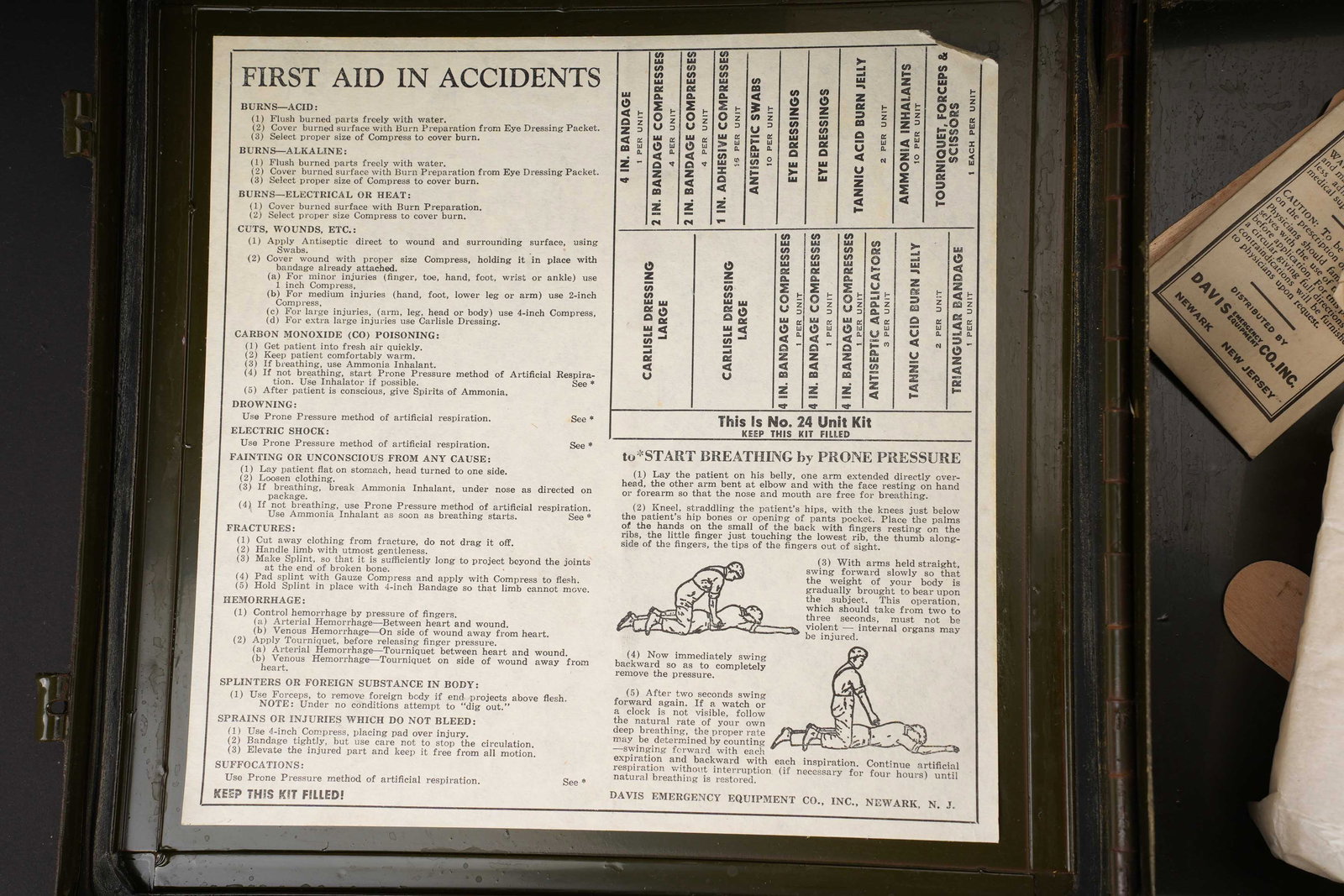 Caisse First Aid US. US Army First Aid case. - 9