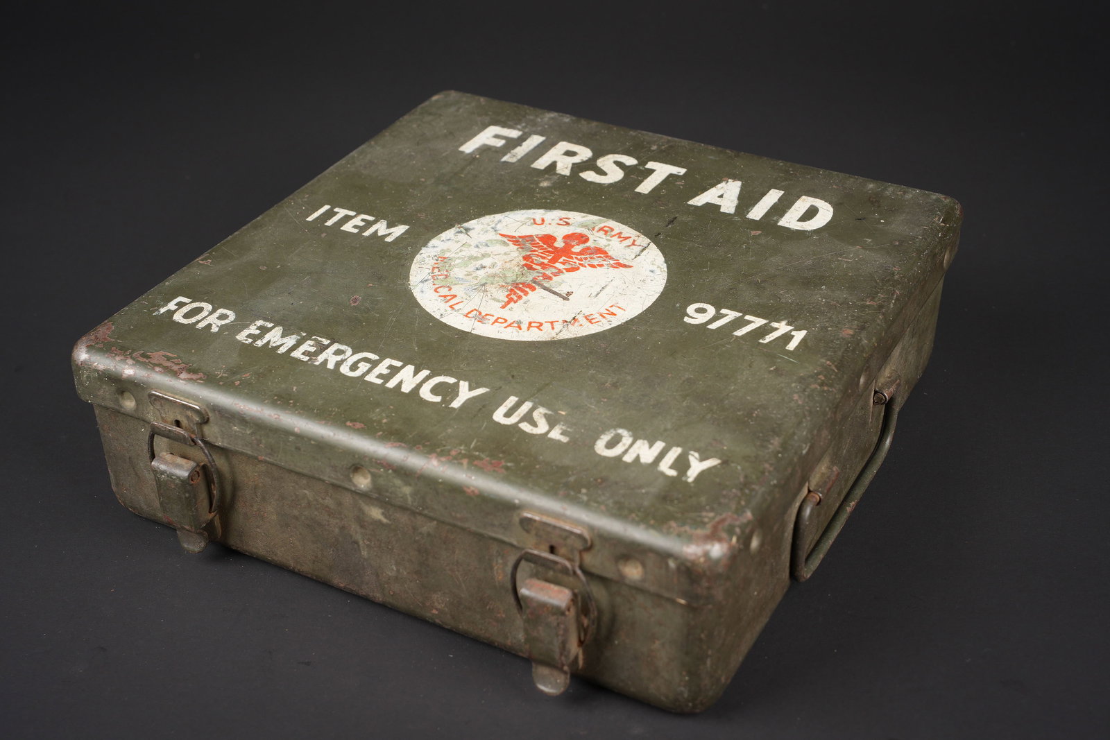Caisse First Aid de vehicule. US Army Vehicle First Aid case. (1 of 10)