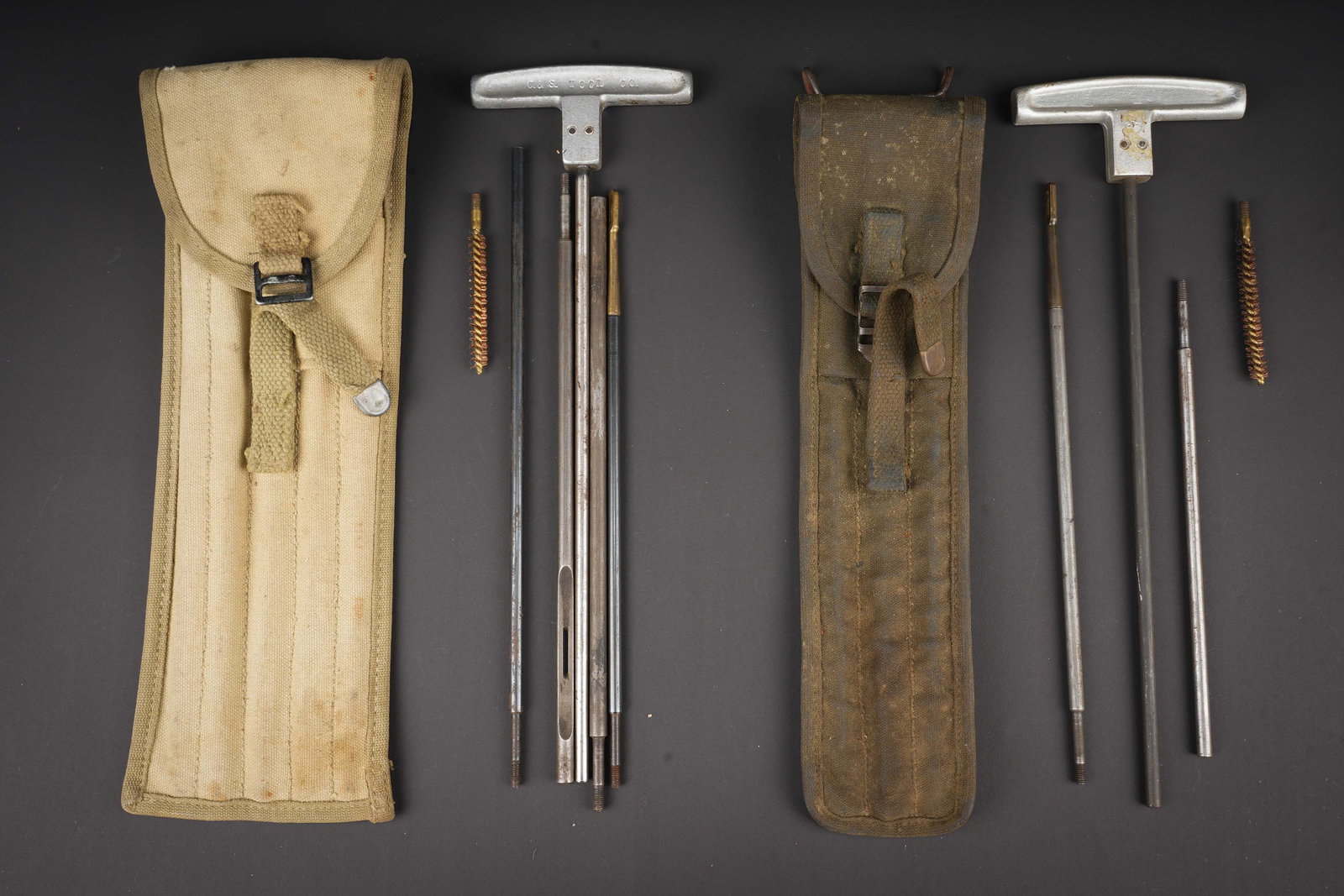 Necessaire de nettoyage darmes US. US weapons cleaning kit. (1 of 9)