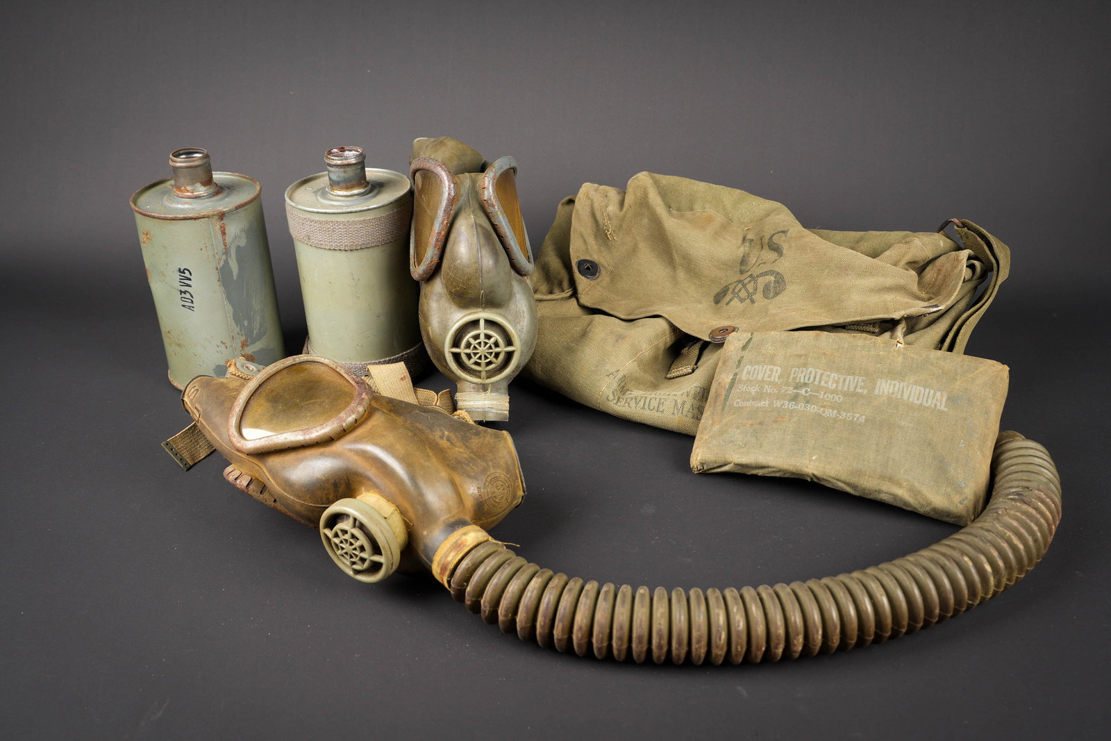 Masque anti-gaz US. US ARMY Gas Mask. (1 of 20)
