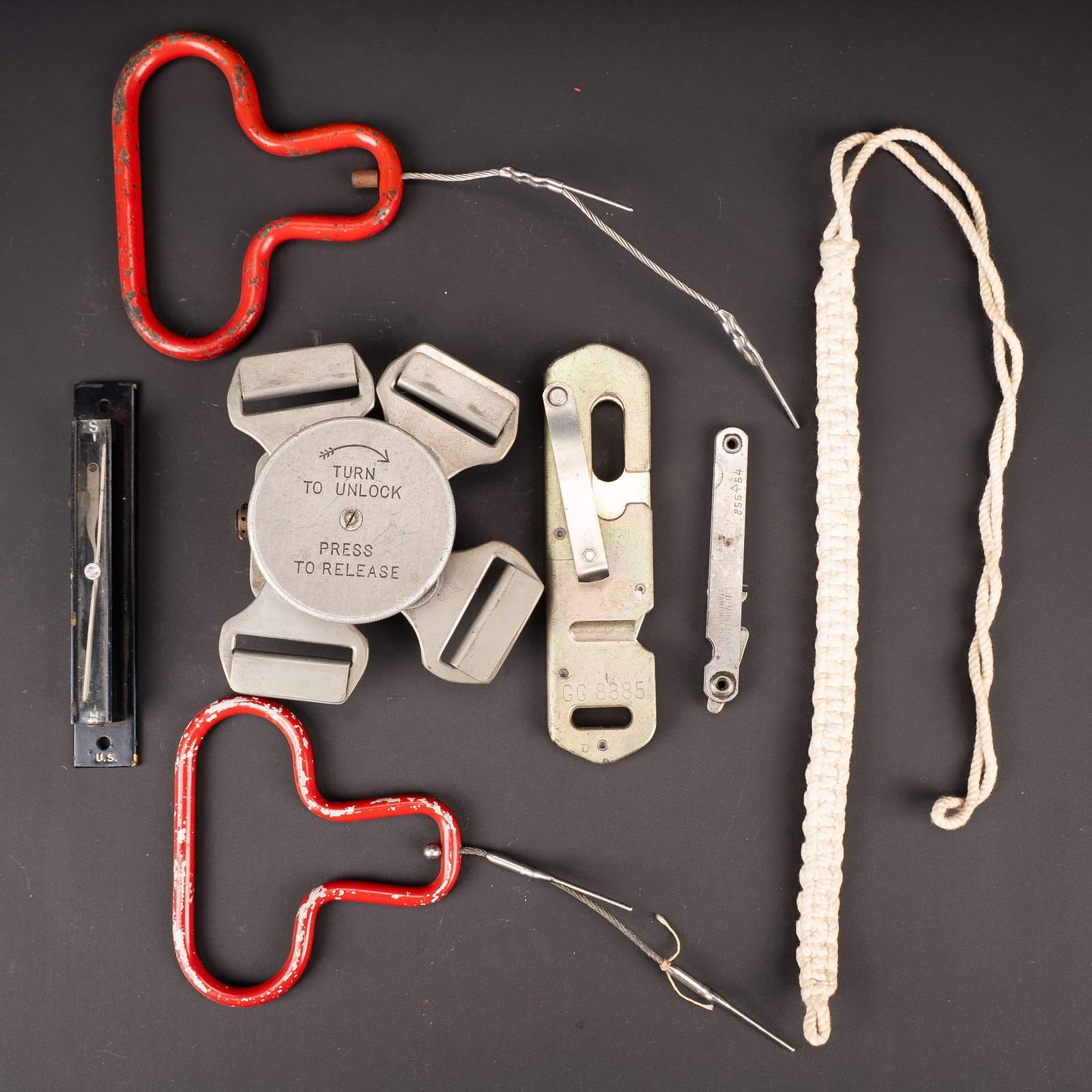 Accessoires de parachute. Parachute accessories lot. (1 of 7)