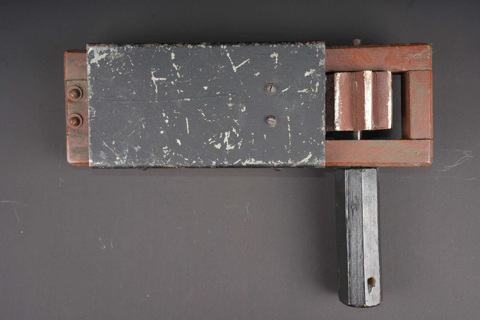 Crecelle anti-gaz. Gas warning rattle. (1 of 5)