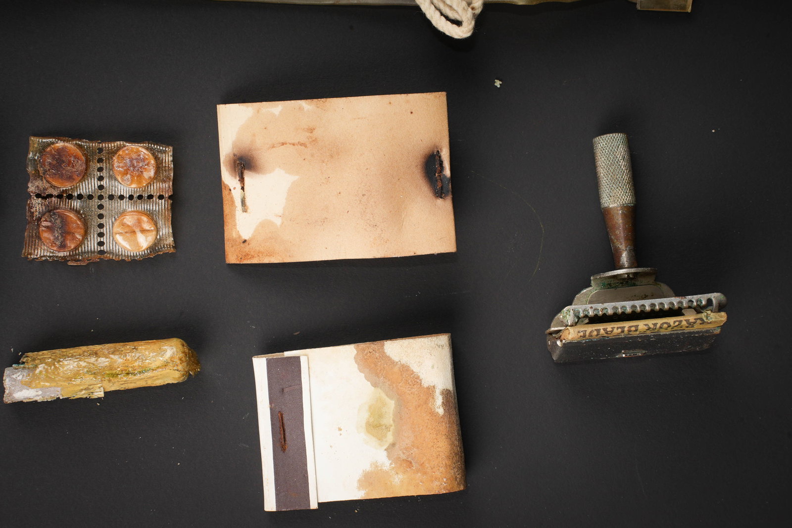 Elements de survie US. US survival components. - 13