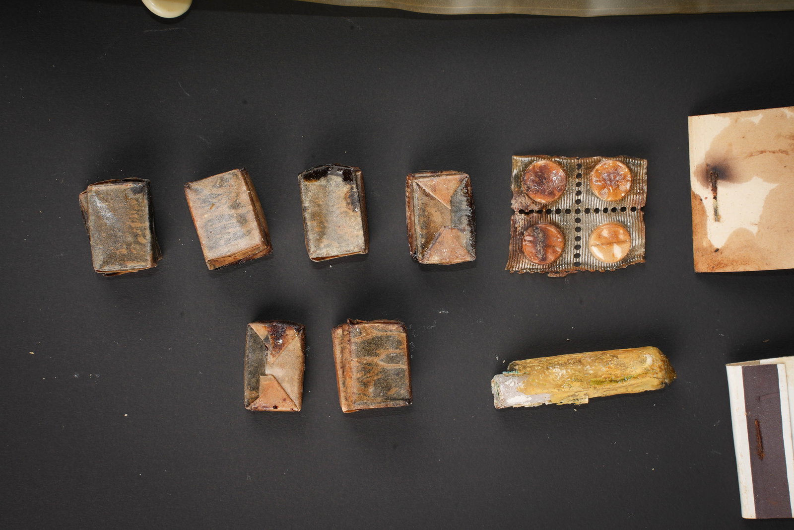Elements de survie US. US survival components. - 14