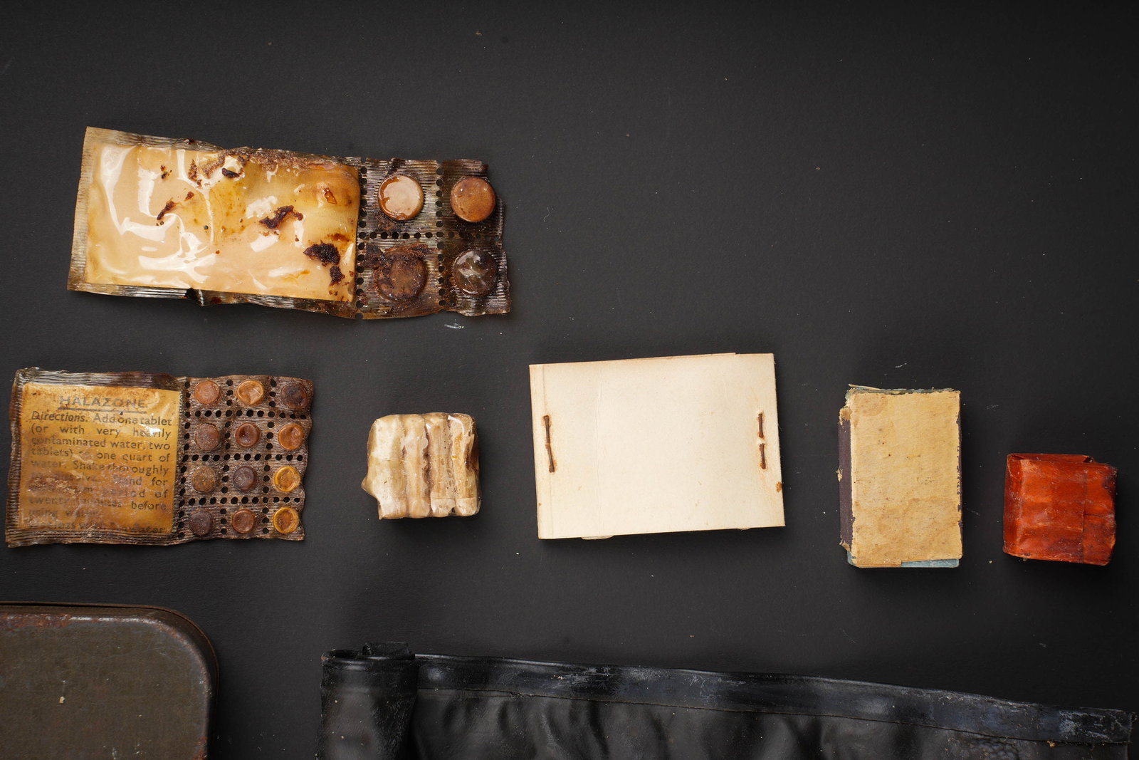 Elements de survie US. US survival components. - 9