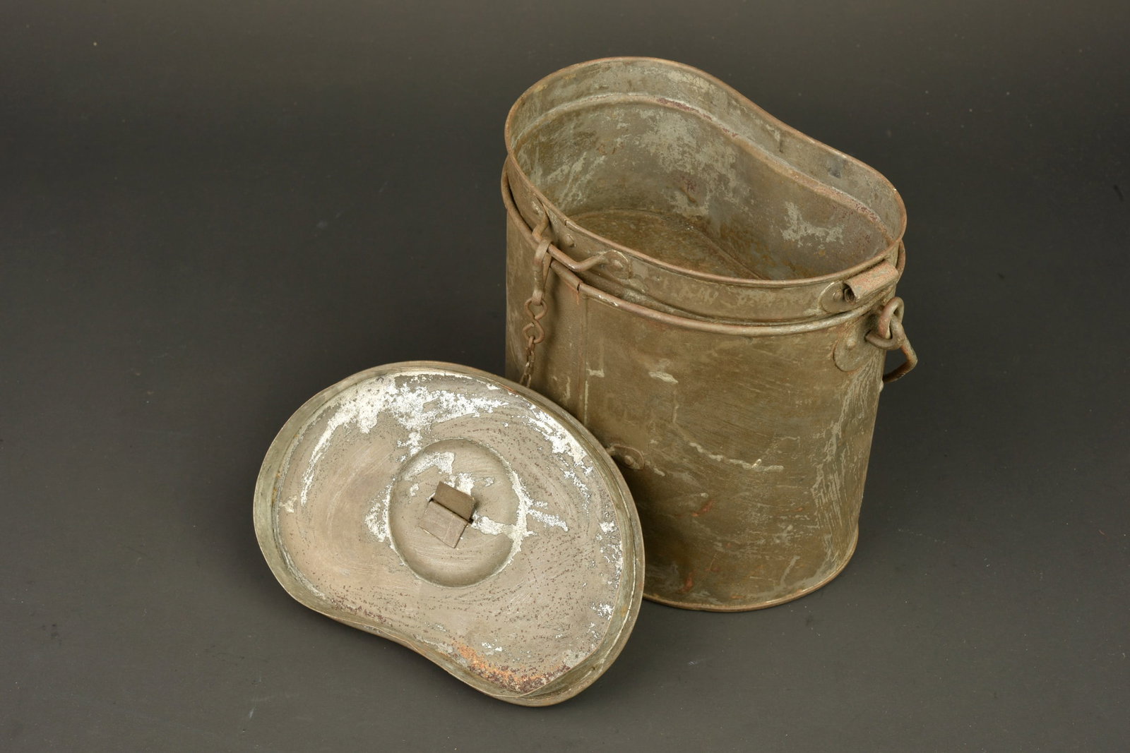 Gamelle francaise haricot. French kidney shaped mess tin (1 of 5)