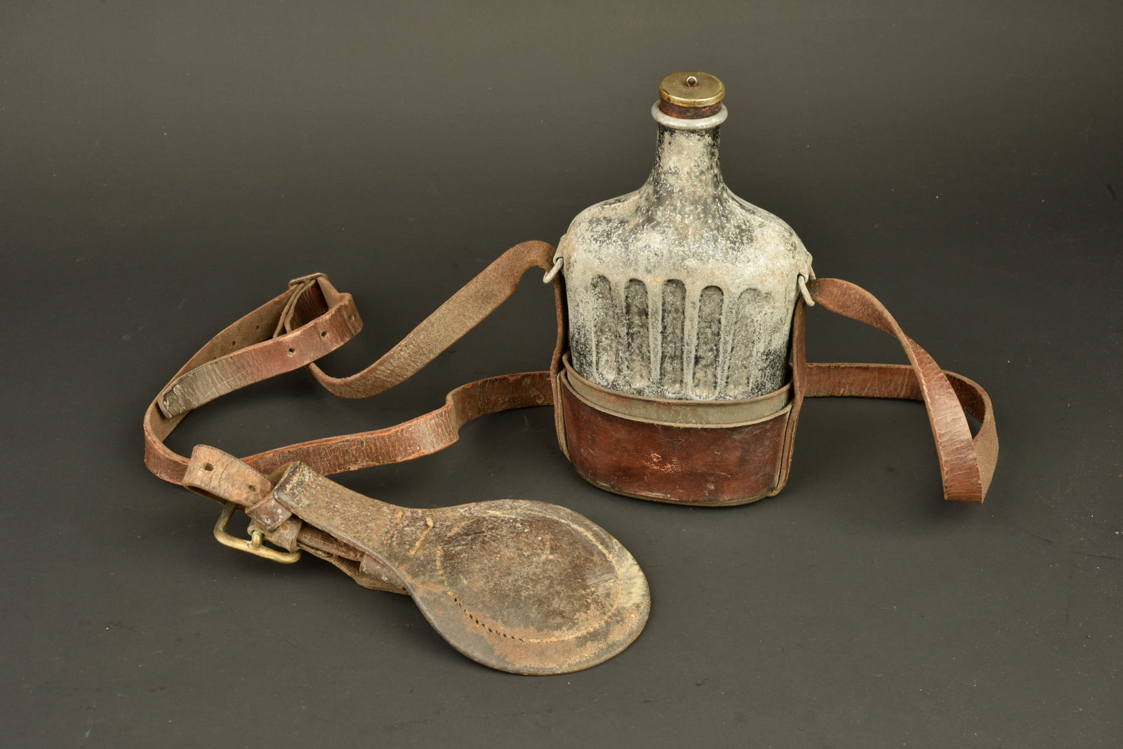 Bidon d essai et porte sabre de cavalerie francaise. Experimental canteen and French cavalry sword (1 of 5)