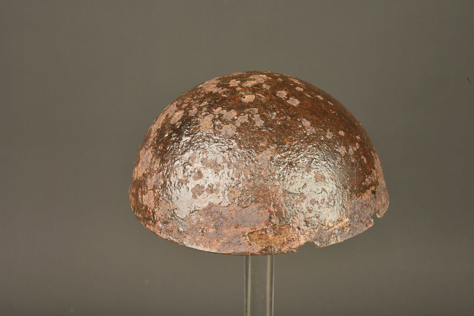 Cerveliere francaise de protection provenance Notre Dame de Lorette. French protective skull cap: Cerveliere francaise de protection provenance Notre Dame de Lorette. Ces calottes de protection se portaient sous le kepi et apres l apparition du casque Adrian, elles ont termine leur carriere comme 