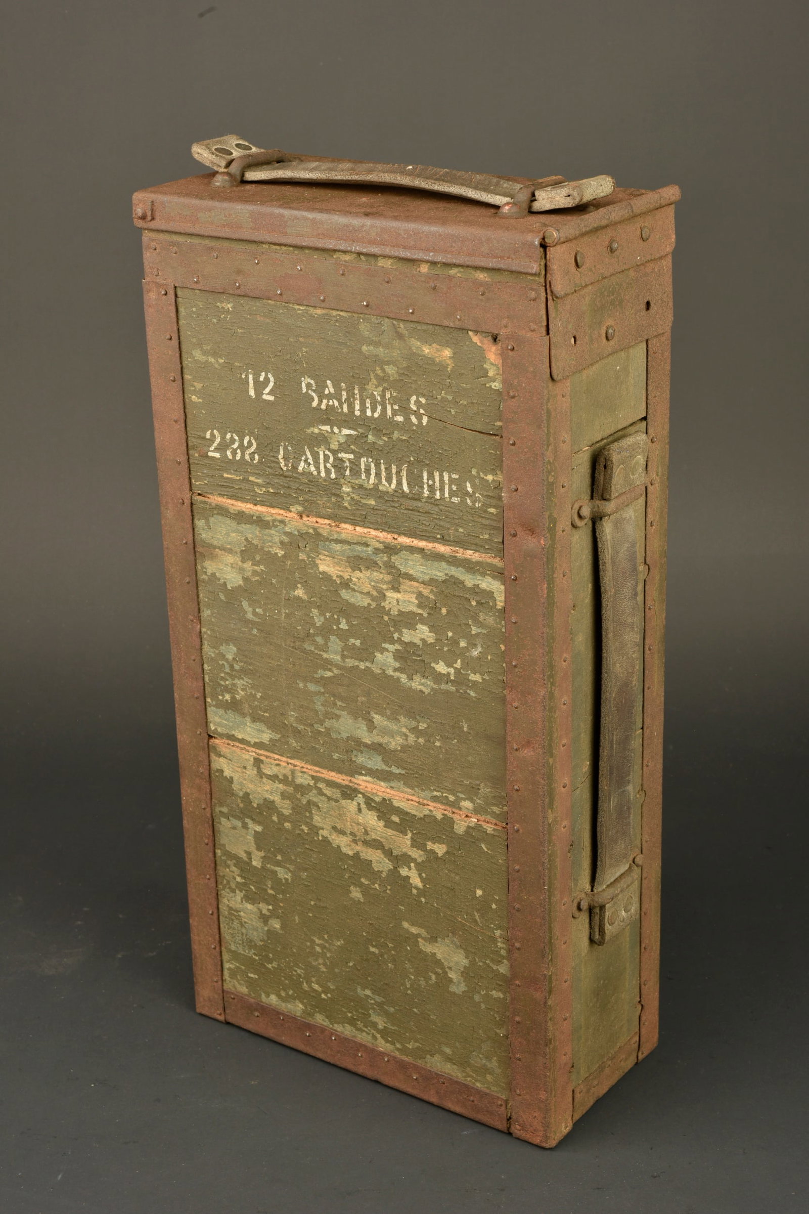 Caisse pour bandes rigides de mitrailleuse Hotchkiss francaise. French Hotchkiss machine gun rigid (1 of 6)