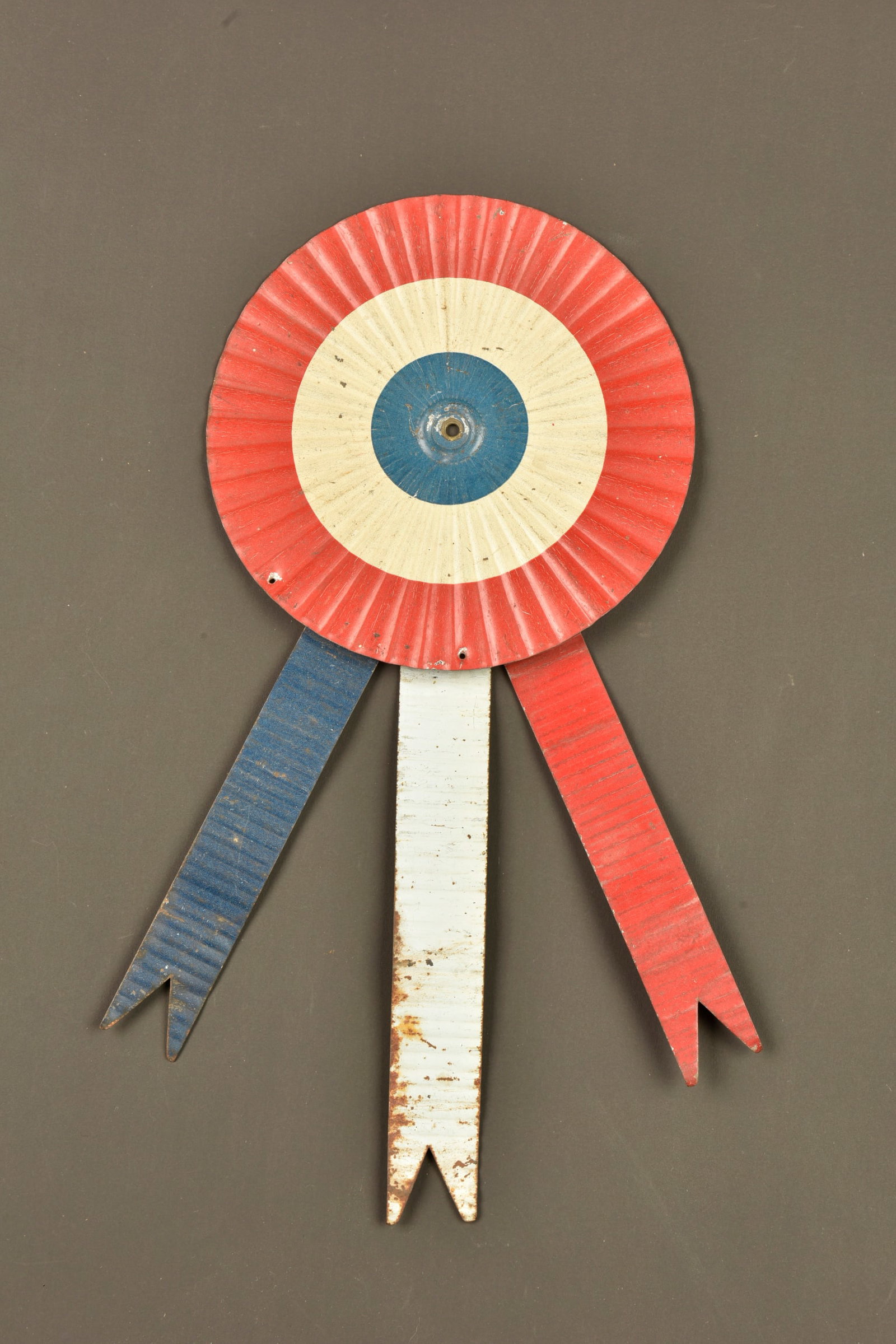 Cocarde tricolore de tombes provisoires. Tricolour cockade for provisional graves (1 of 3)