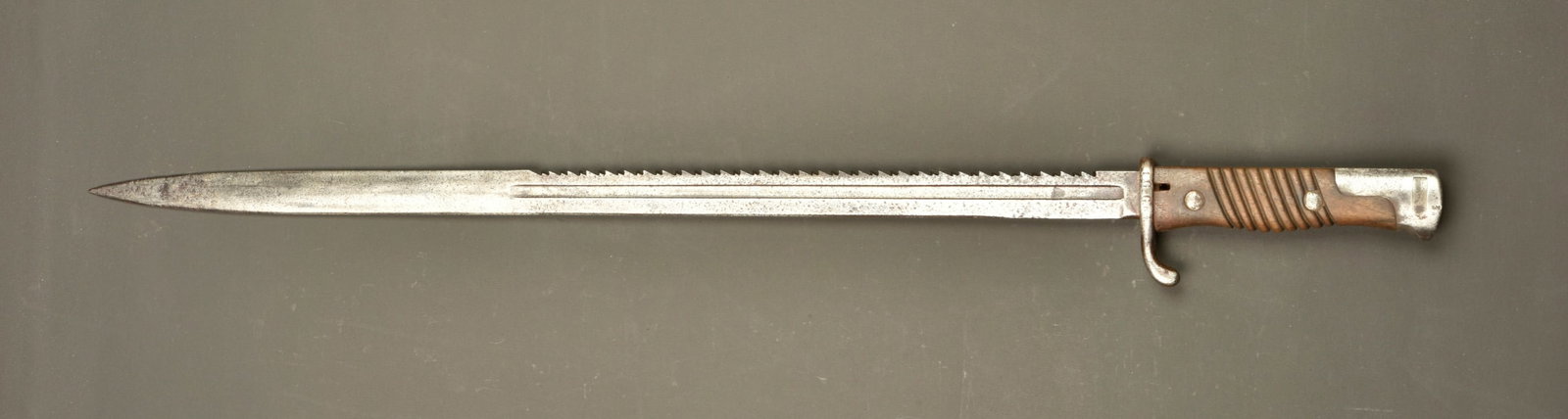 Baionnette allemande S98 aA dents de scie de Garde Grenadier. German S98 aA sawback bayonet of the (1 of 5)