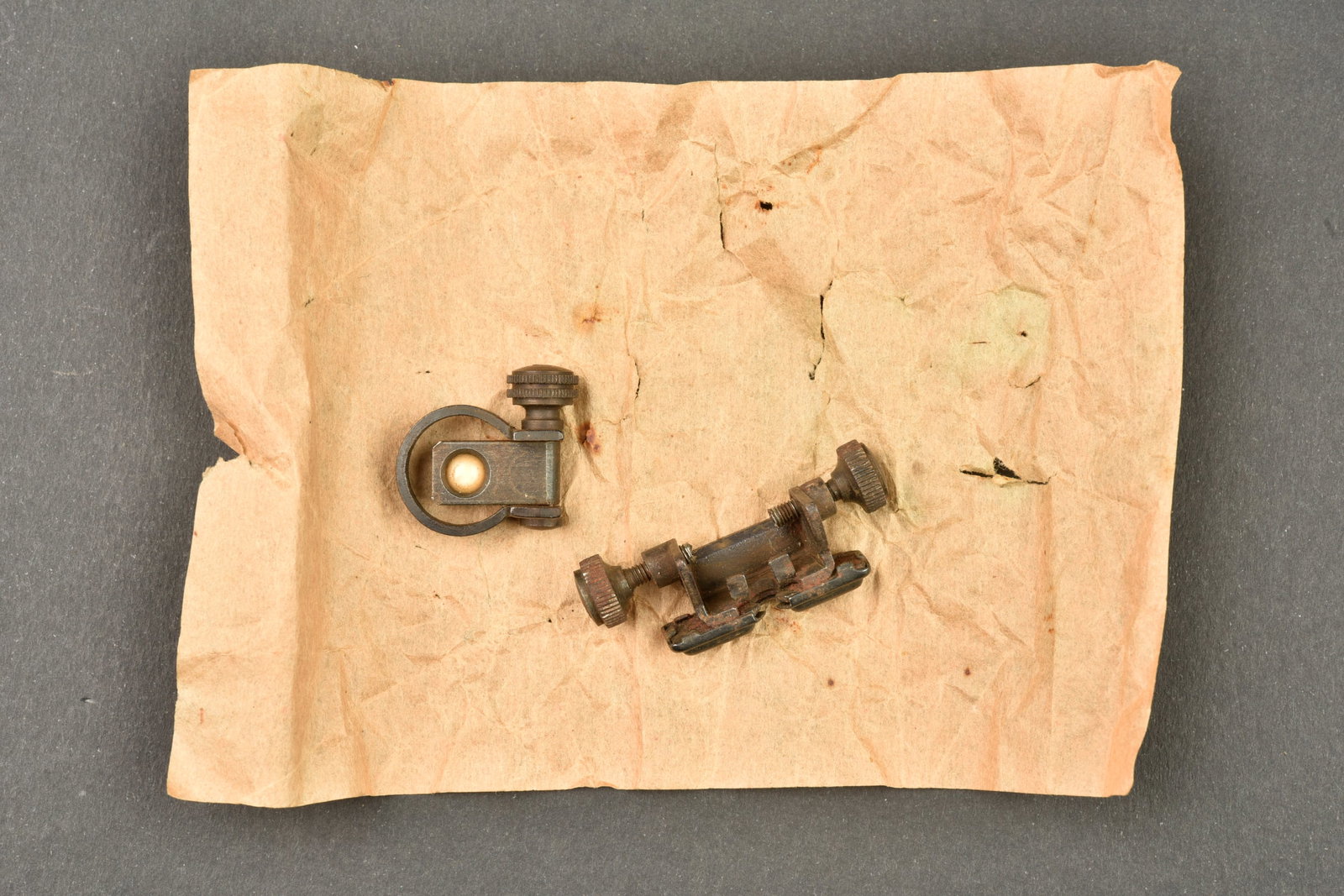 Dispositif pour tir de nuit du Gewehr 98. Night firing device for the Gewehr 98 (1 of 3)