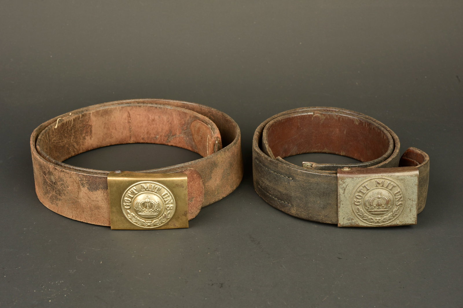Lot de 2 ceinturons allemands avec boucles. Lot of two German belts with buckles (1 of 10)