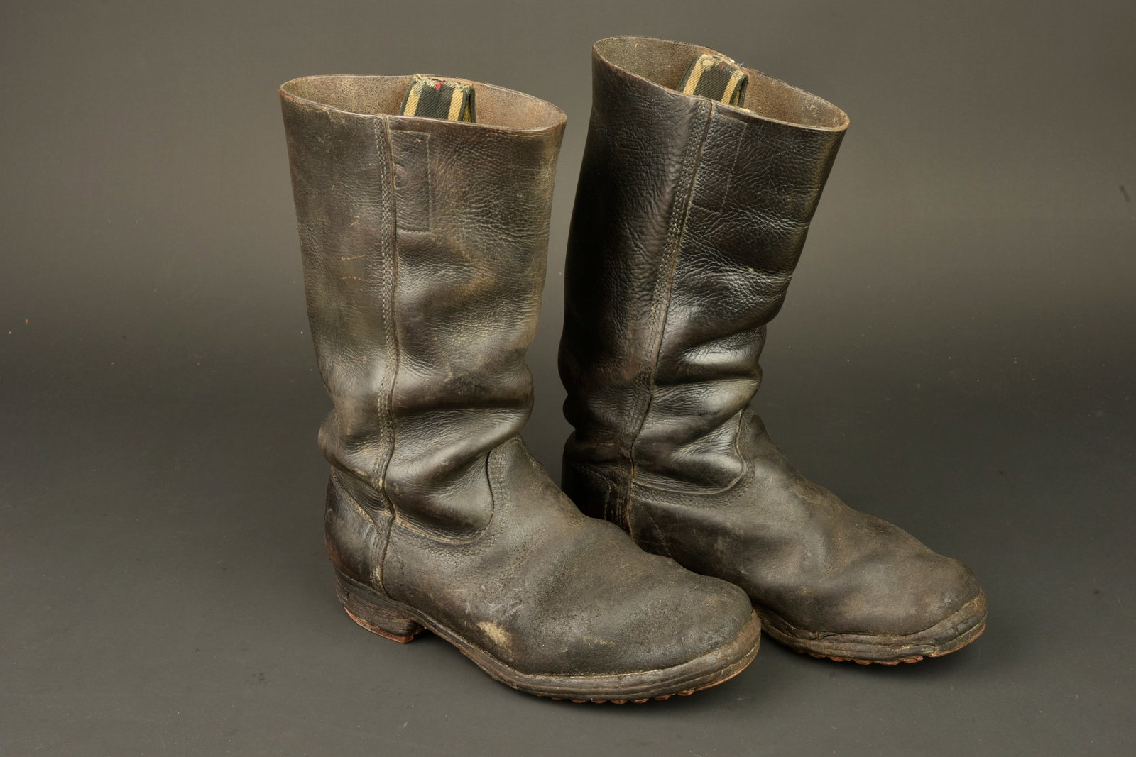Paire de bottes allemandes. Pair of German boots (1 of 9)