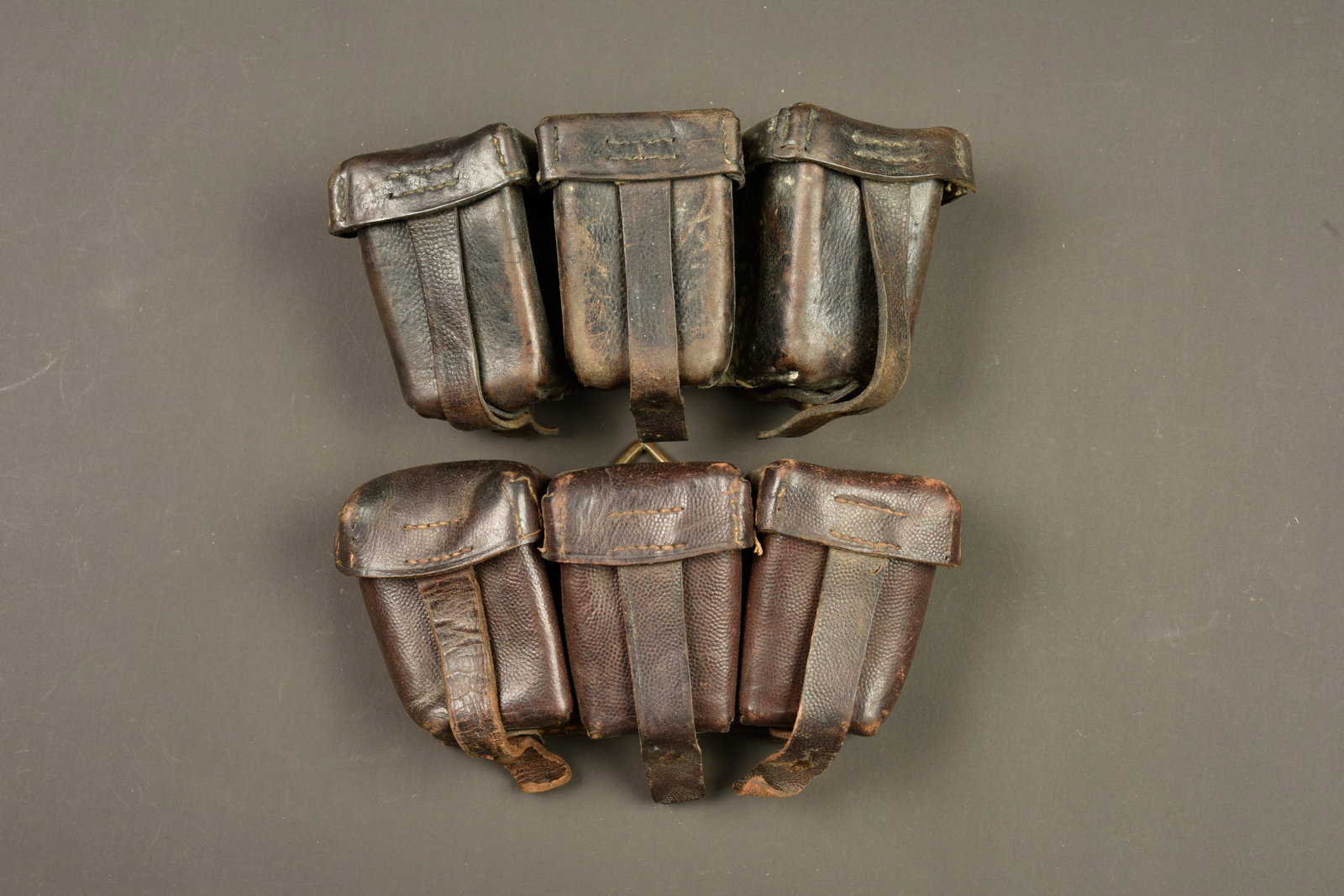 Lot de 2 cartouchieres allemandes M1909. Lot of two German Model 1909 ammunition pouches (1 of 4)